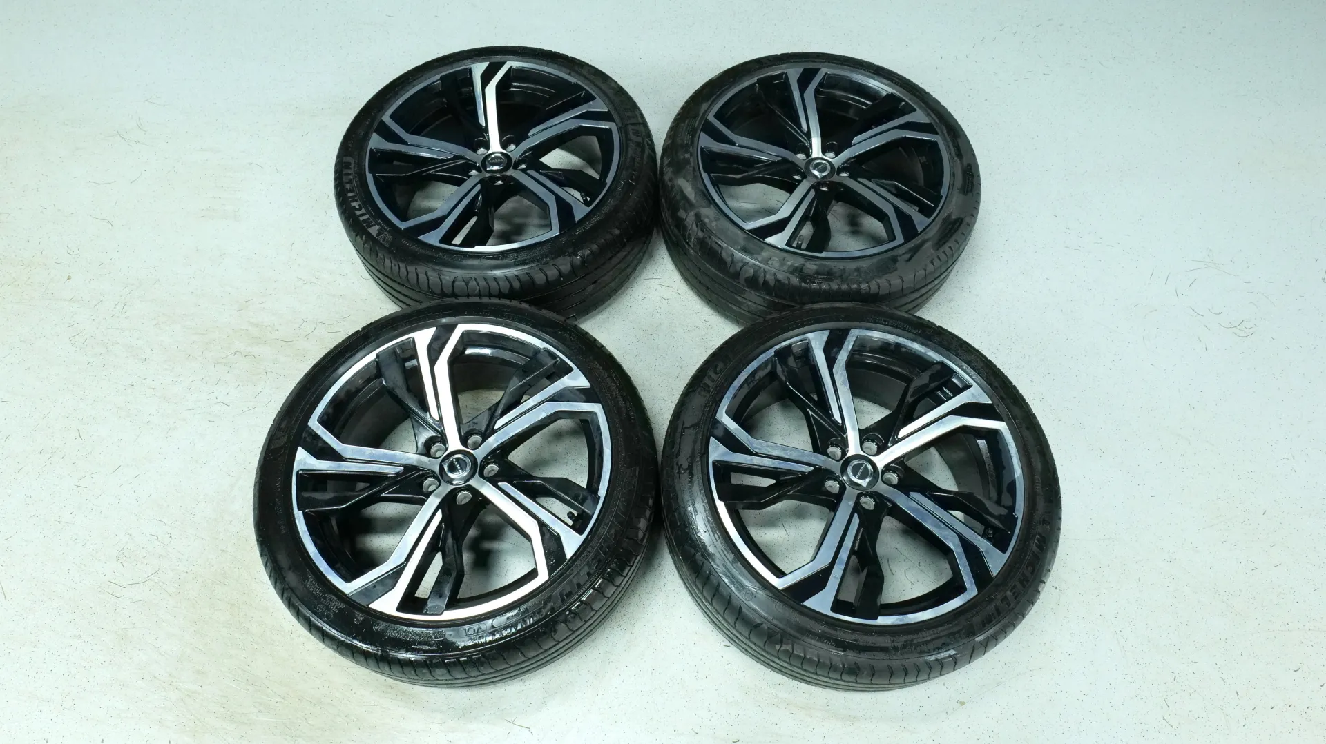 Autokuva 18 - XPO-757