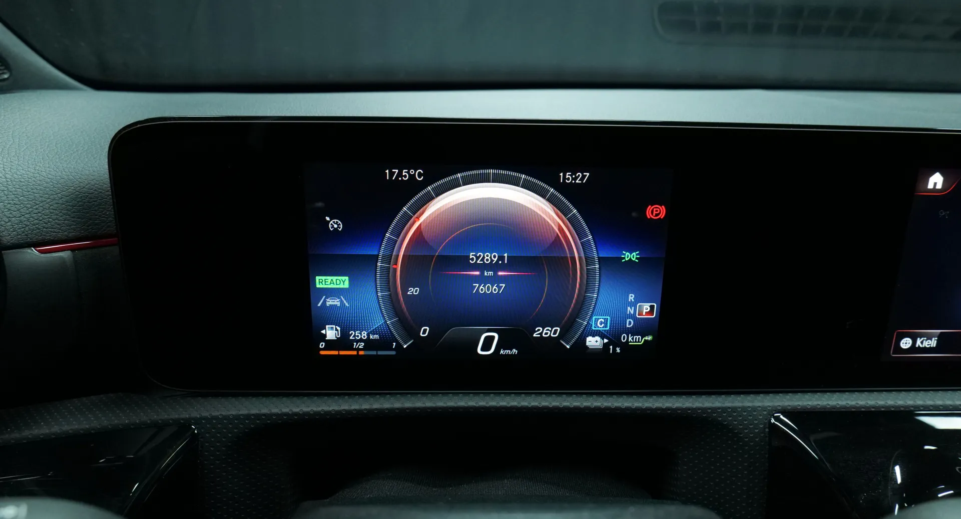 Autokuva 6 - XPT-332