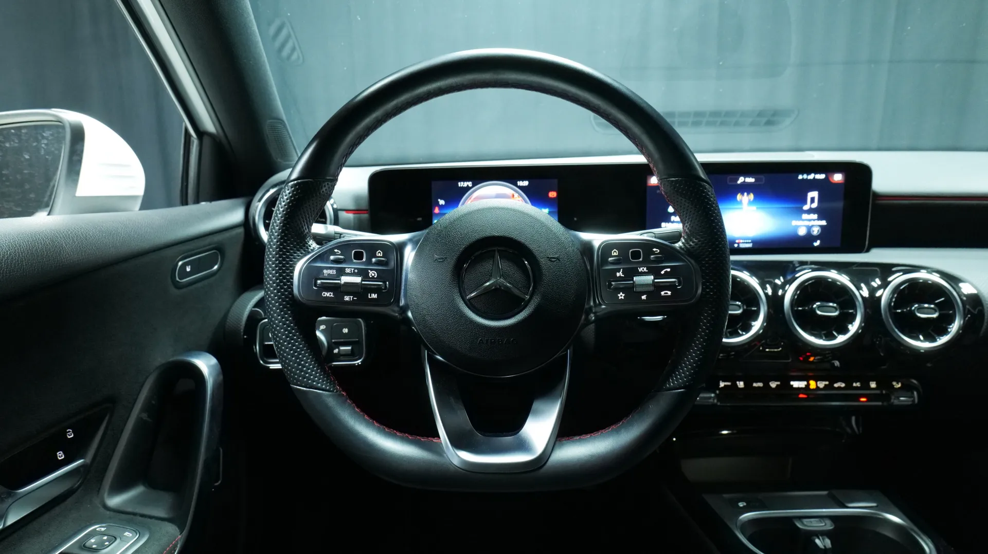 Autokuva 13 - XPT-332