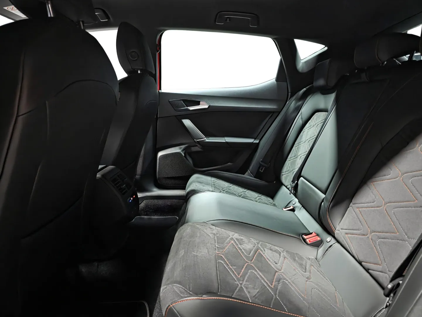 Autokuva 9 - XRB-462