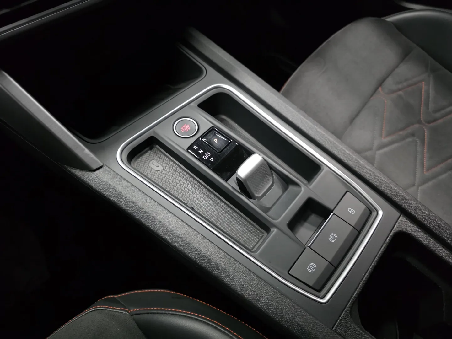 Autokuva 14 - XRB-462