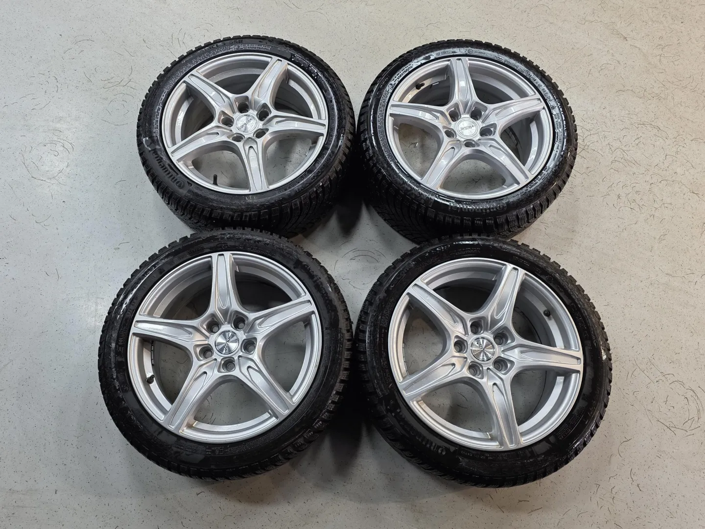 Autokuva 12 - XRB-462