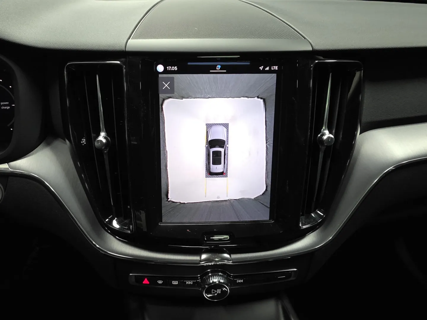 Autokuva 14 - XRB-656