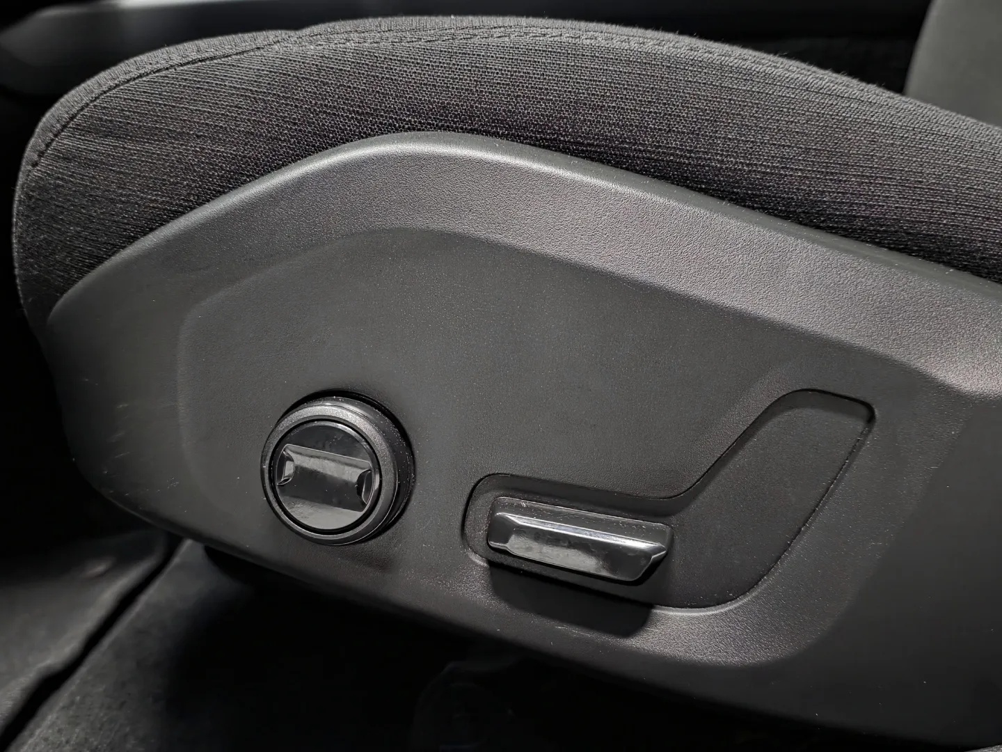 Autokuva 16 - XRB-730