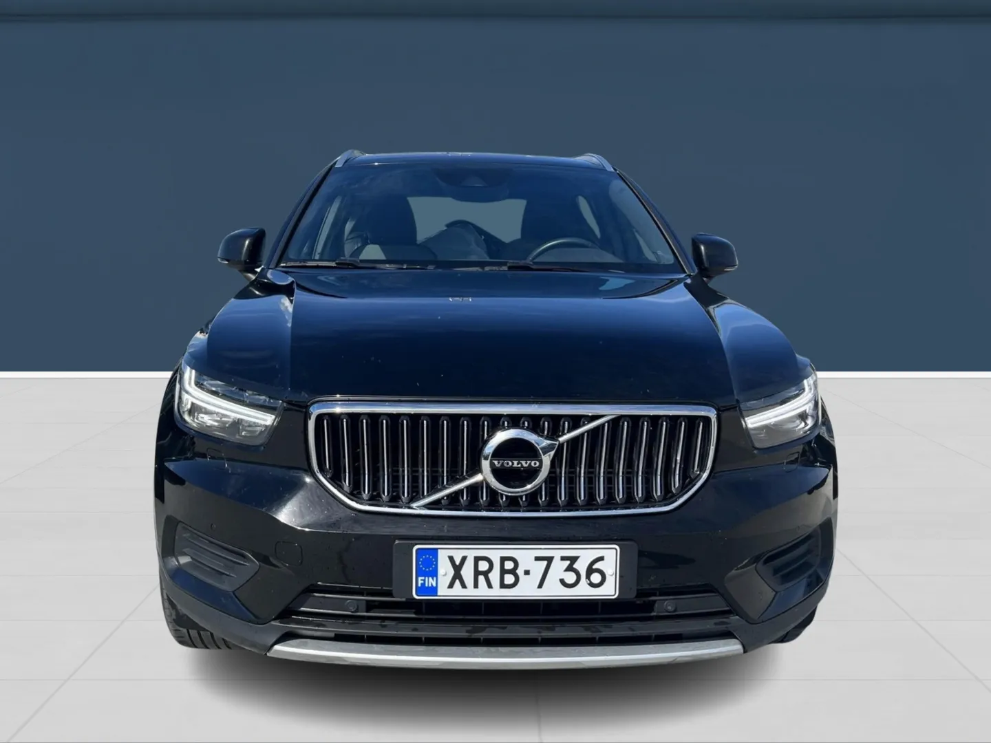 Autokuva 2 - XRB-736