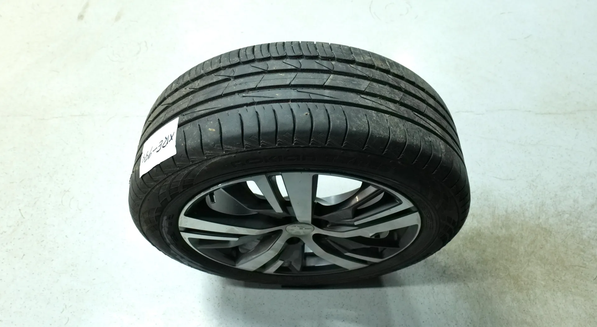 Autokuva 19 - XRE-988