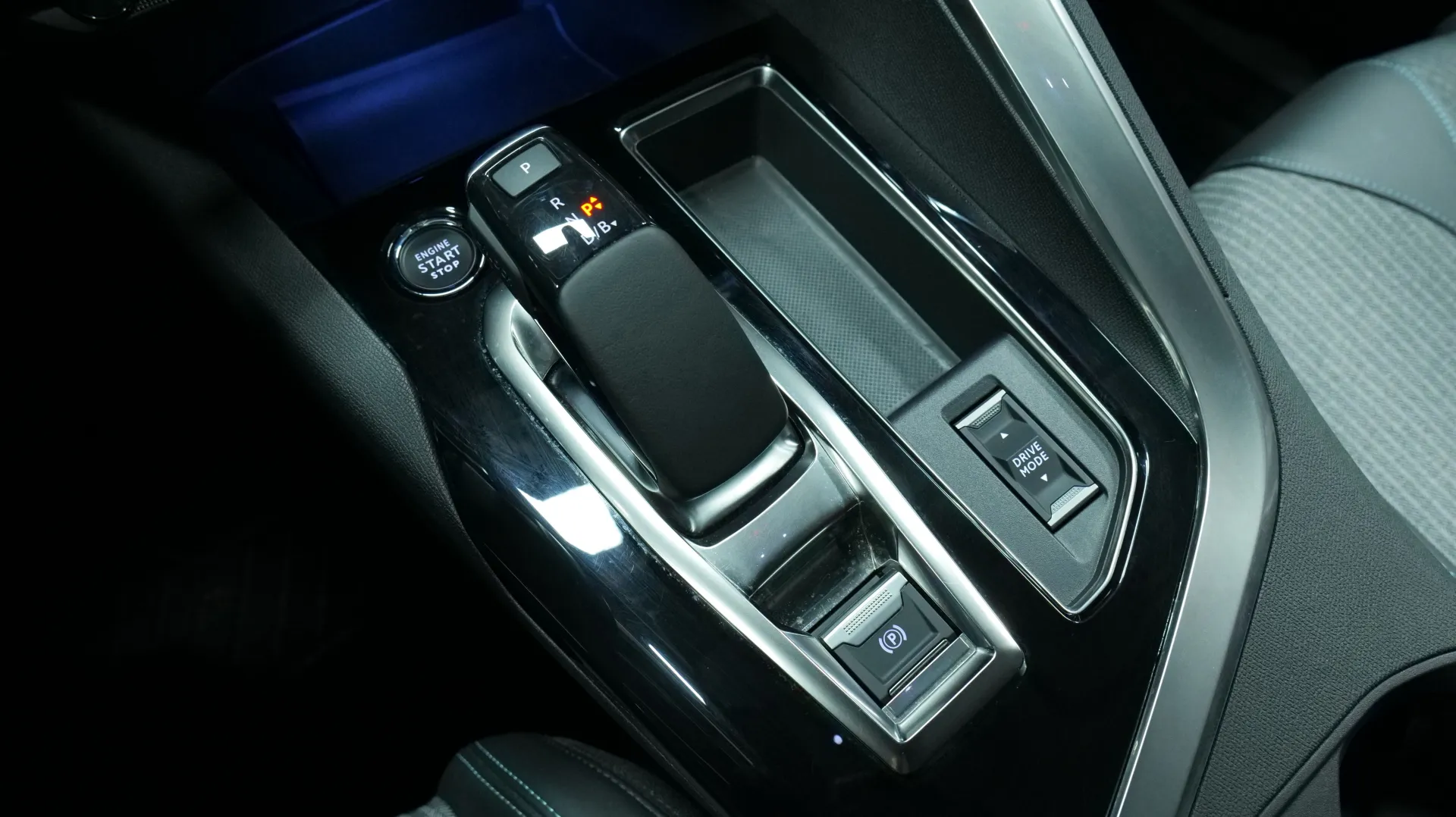 Autokuva 10 - XRE-988