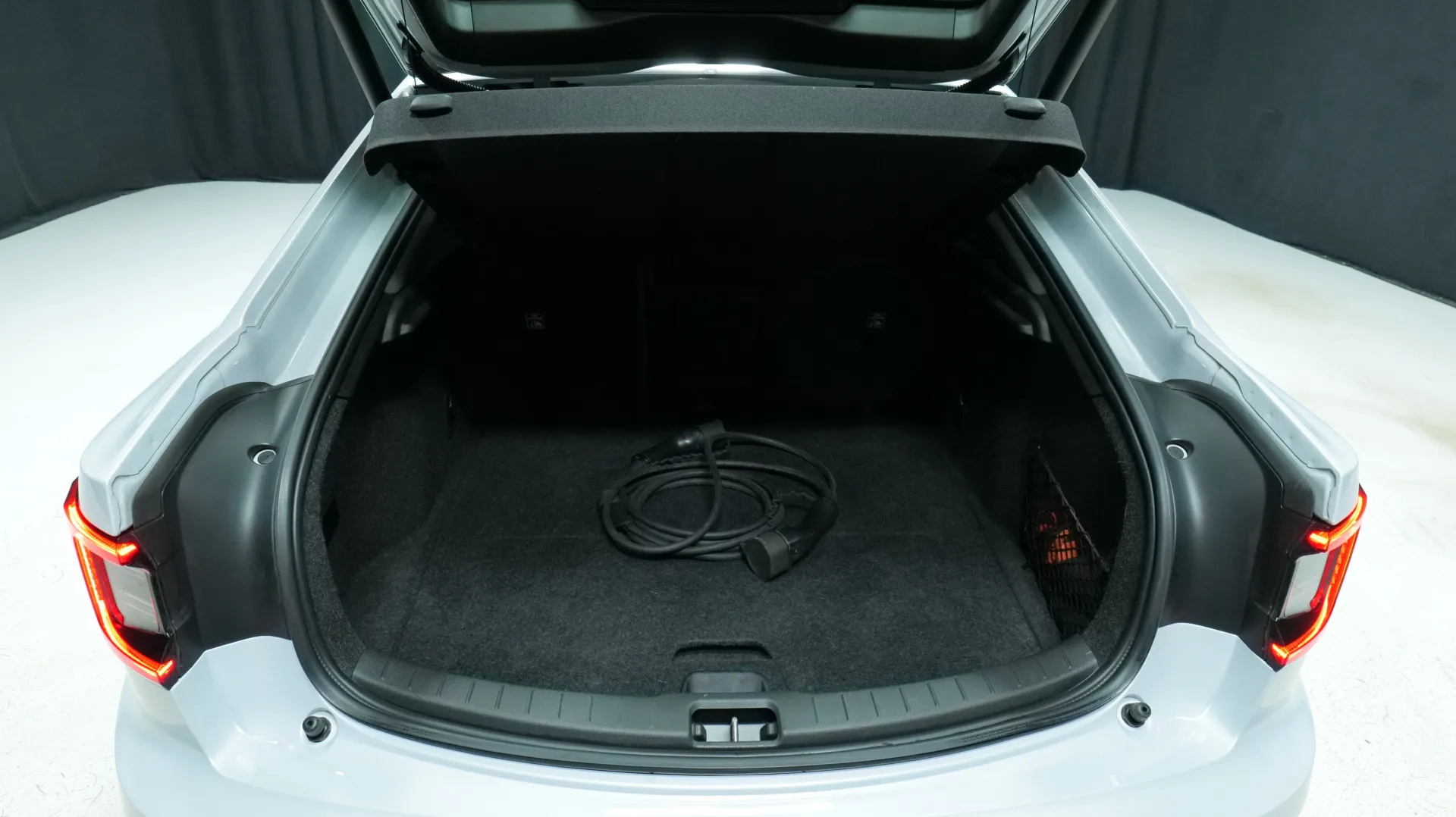 Autokuva 16 - XRN-202