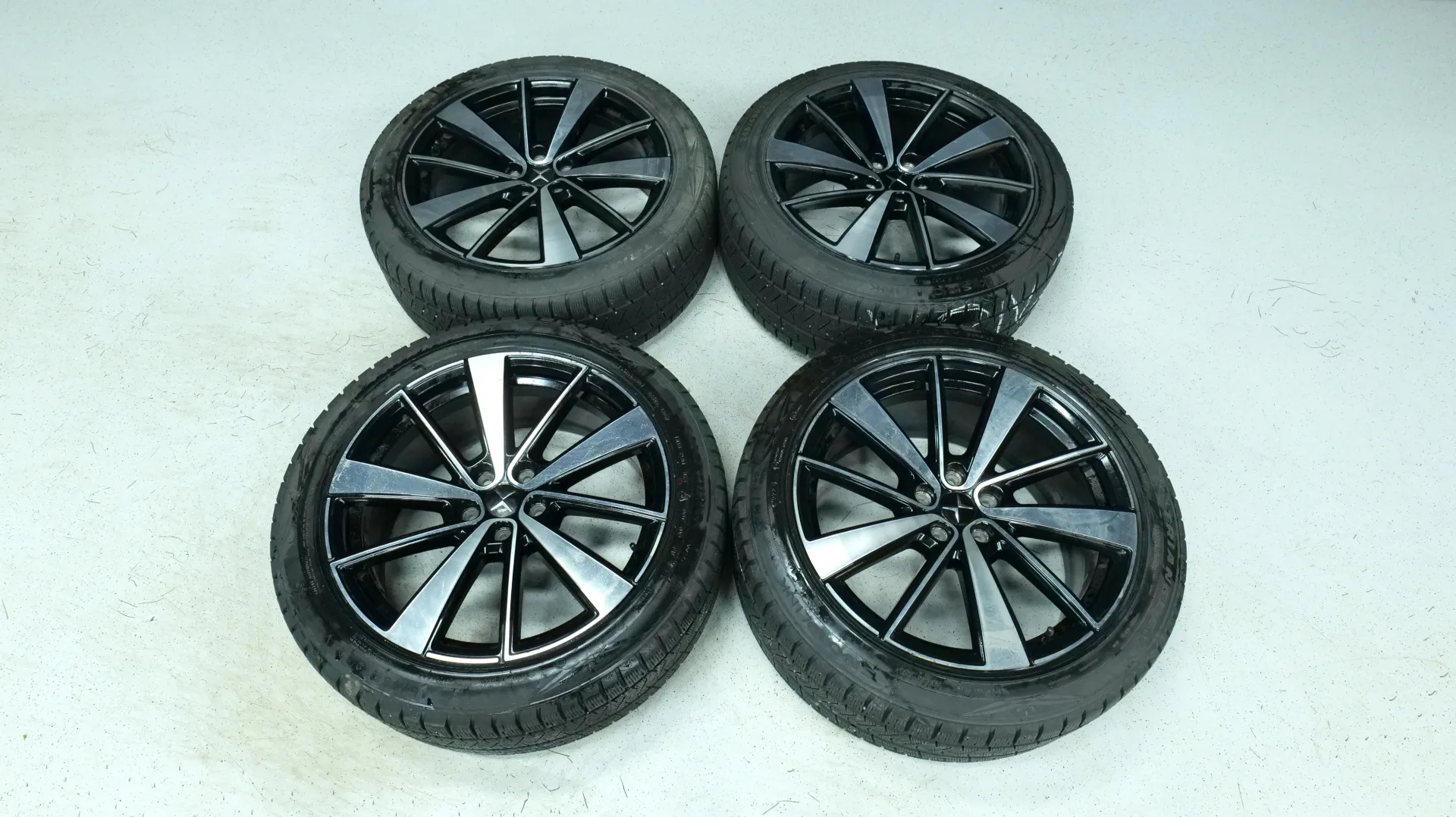 Autokuva 19 - XRN-202