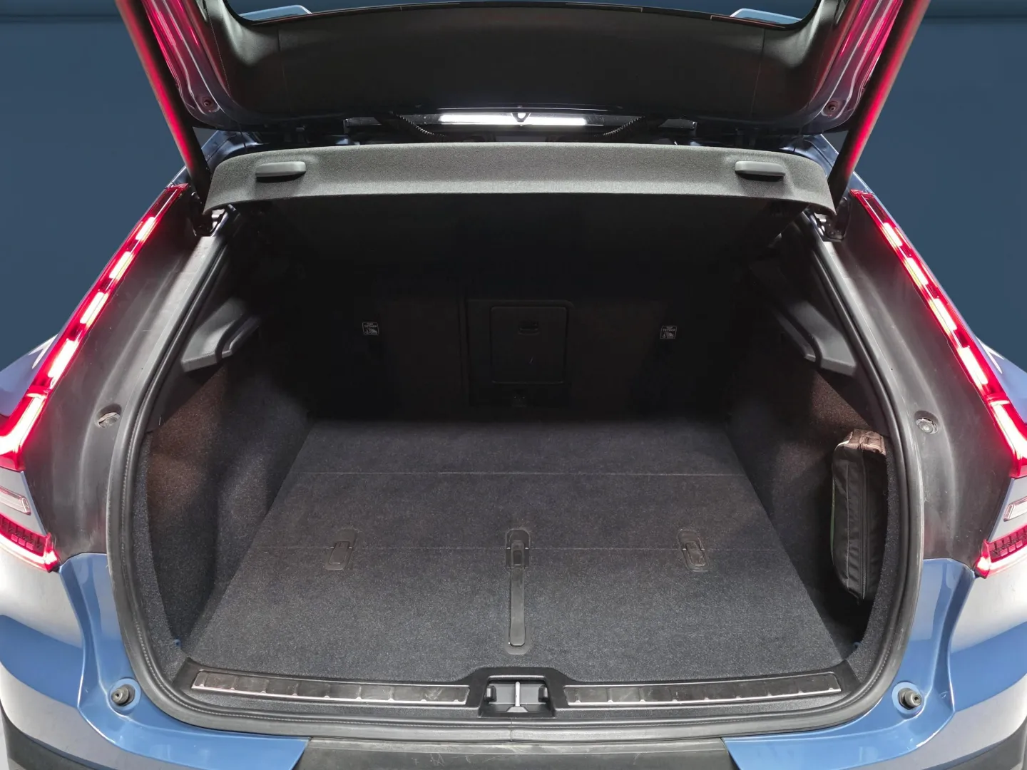 Autokuva 11 - XRR-205