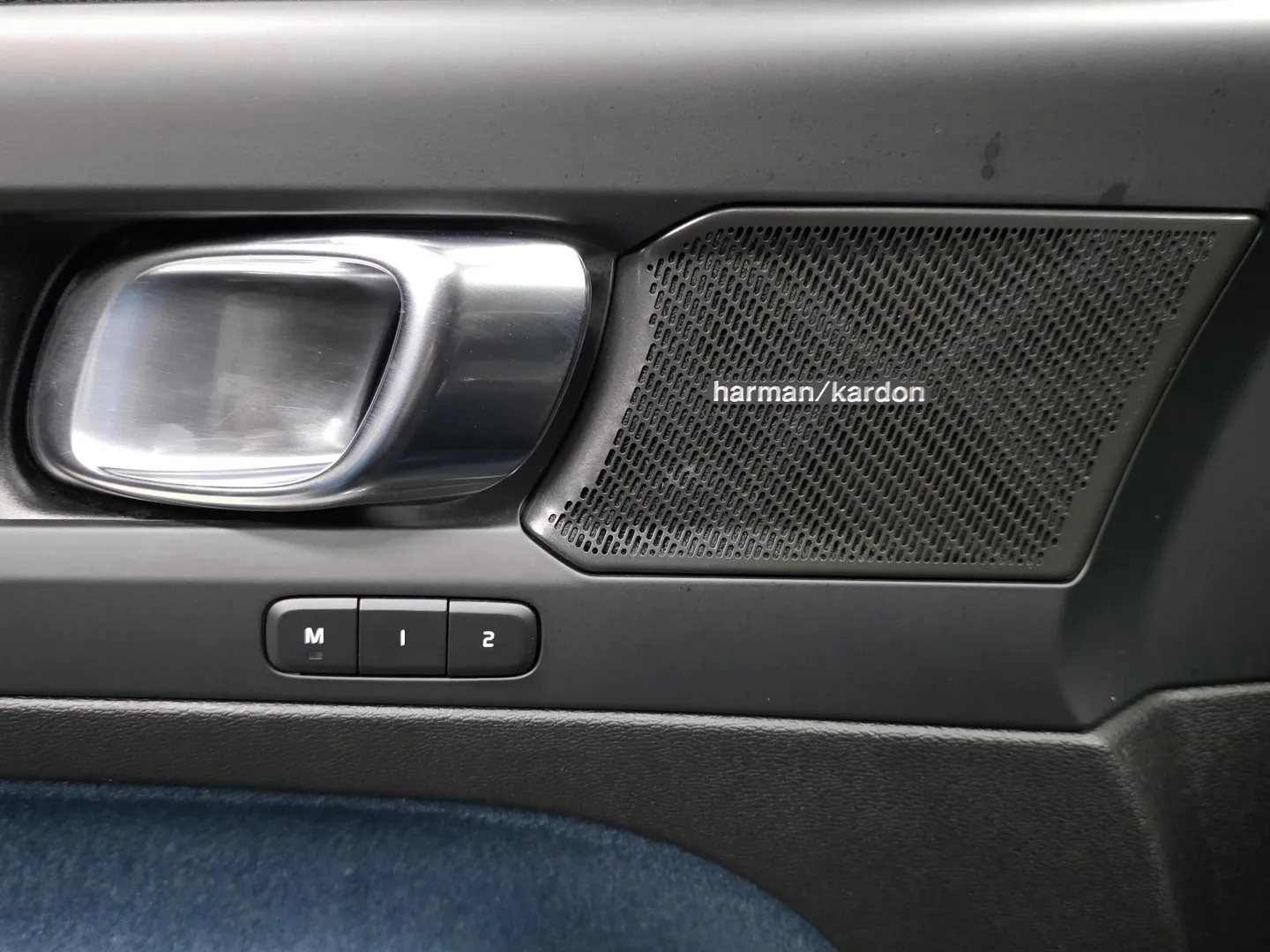 Autokuva 15 - XRR-205