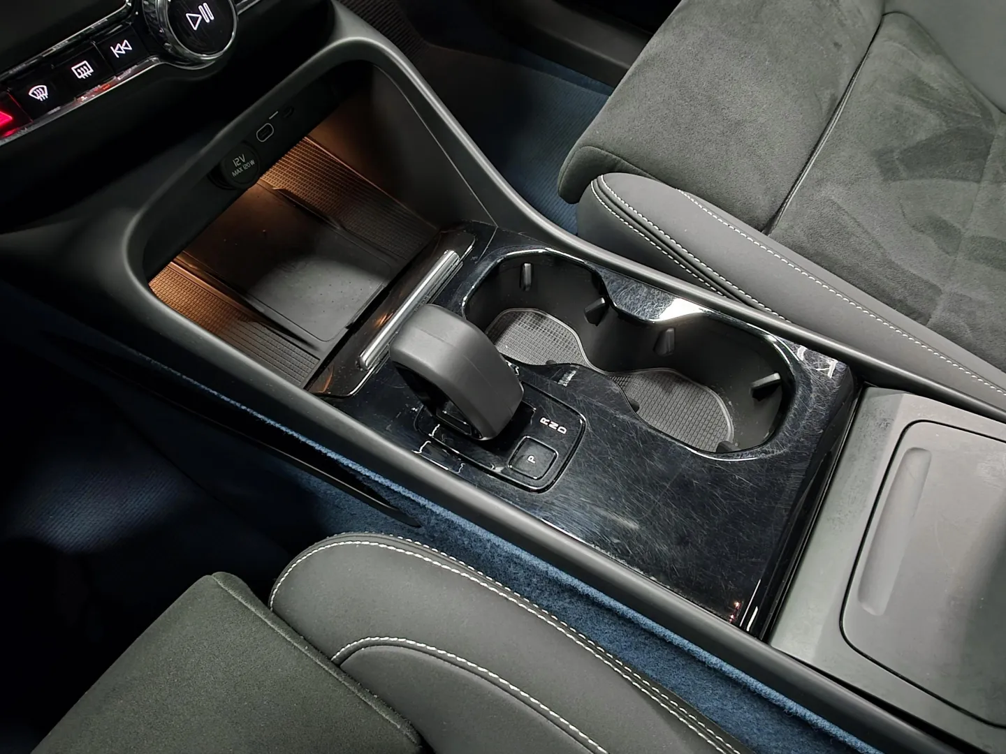 Autokuva 14 - XRR-205