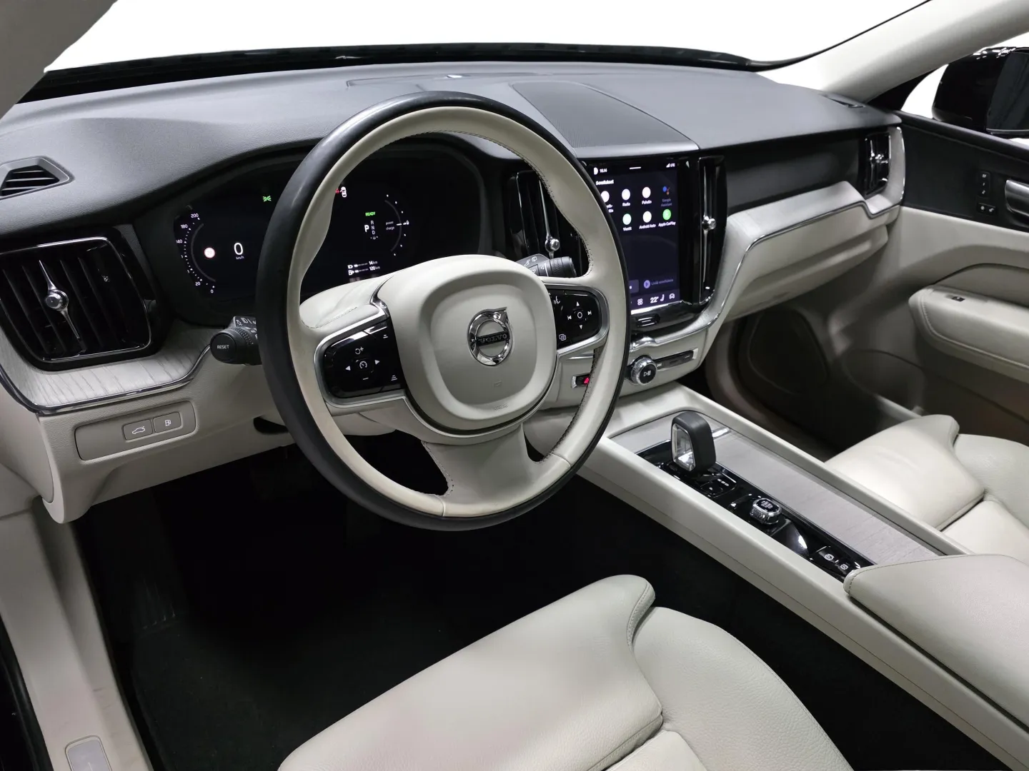 Autokuva 8 - XRS-703