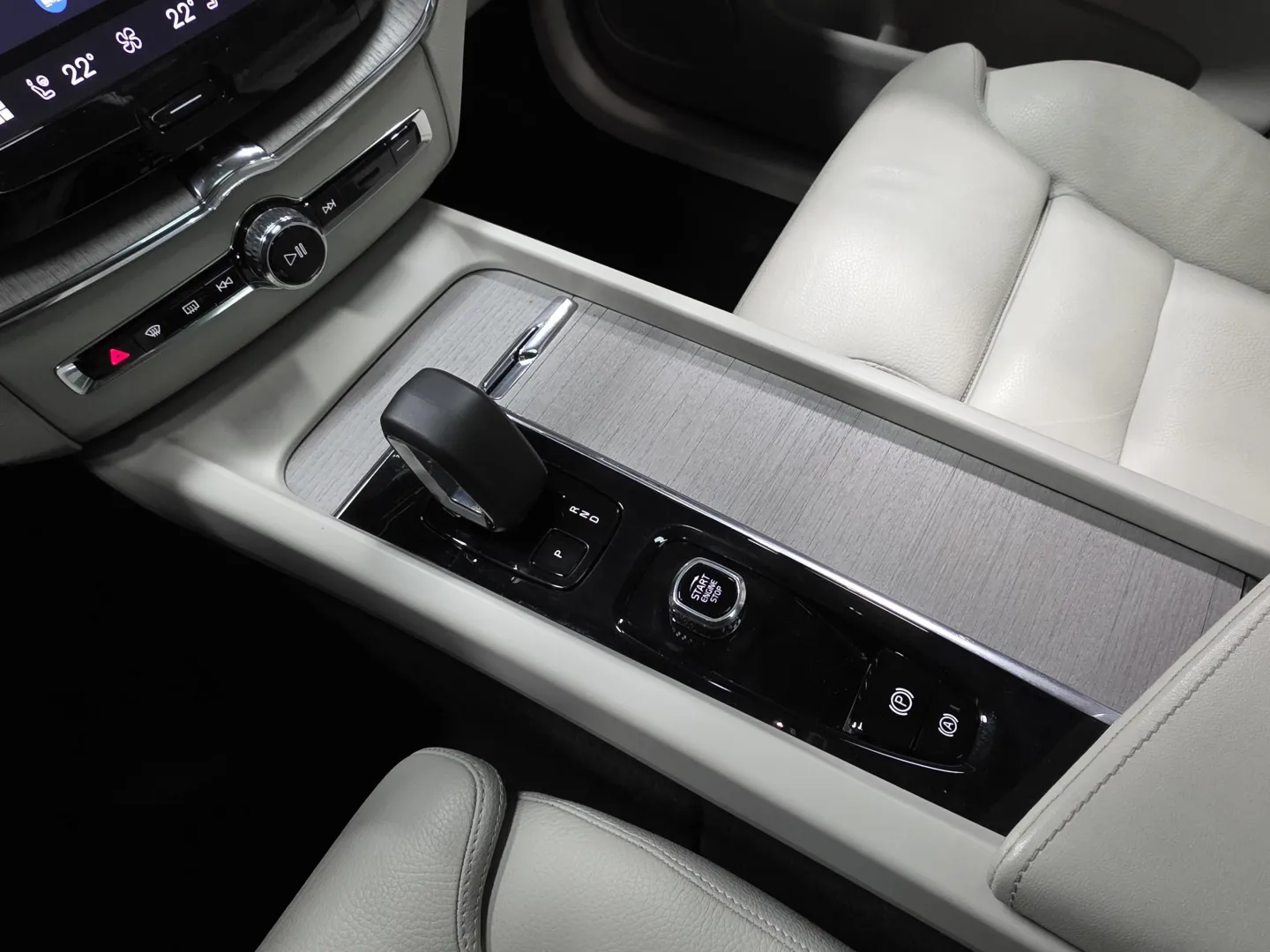 Autokuva 14 - XRS-703