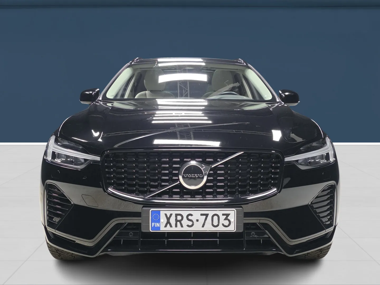 Autokuva 2 - XRS-703
