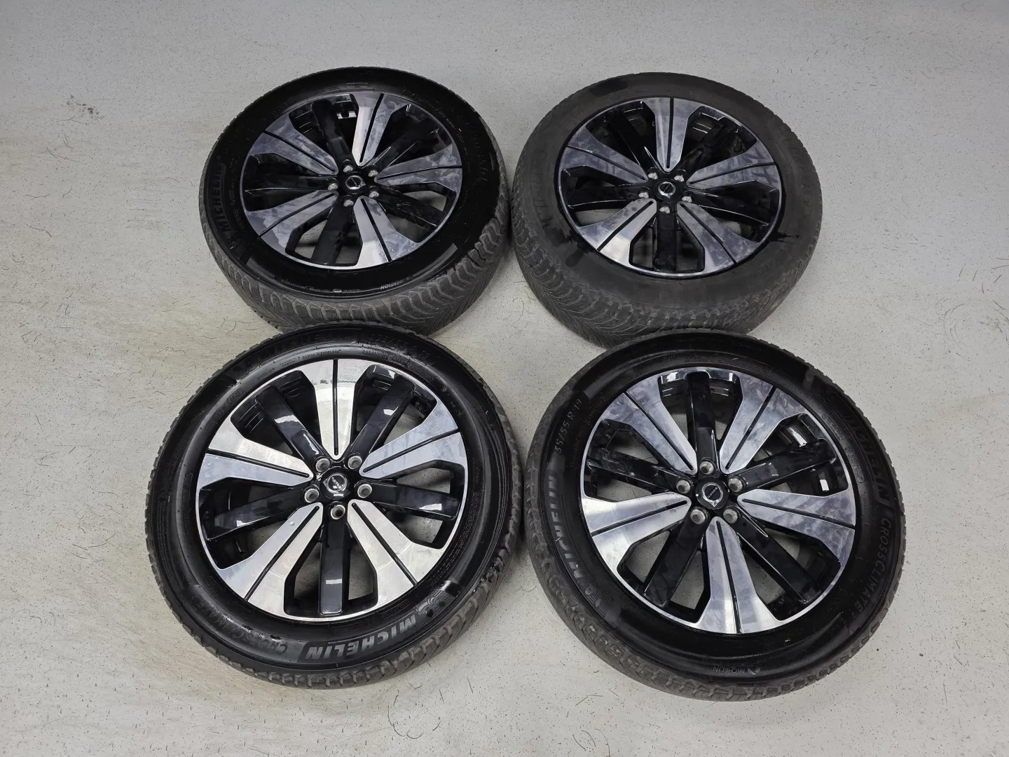 Autokuva 12 - XRS-703