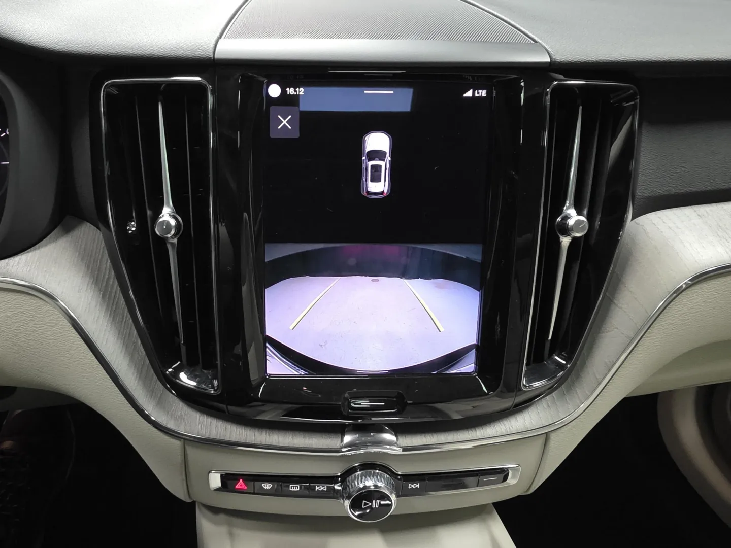 Autokuva 13 - XRS-703