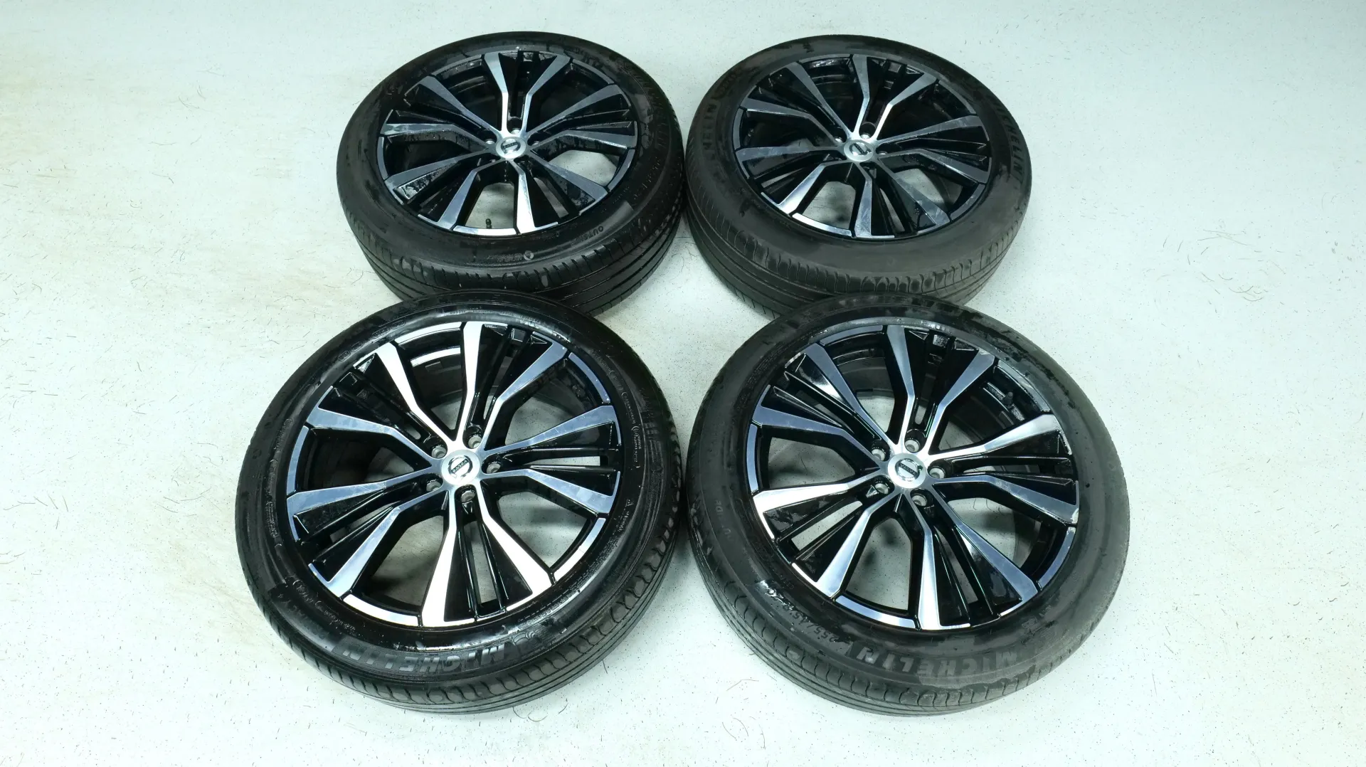 Autokuva 20 - XRT-128