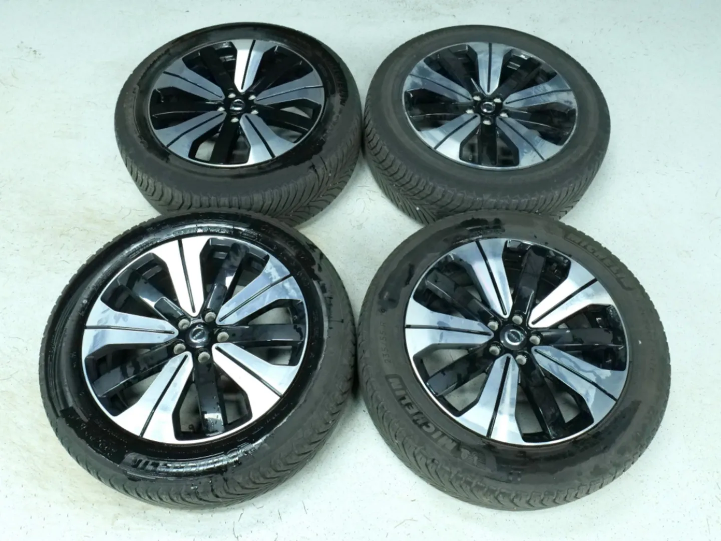 Autokuva 13 - XRT-133