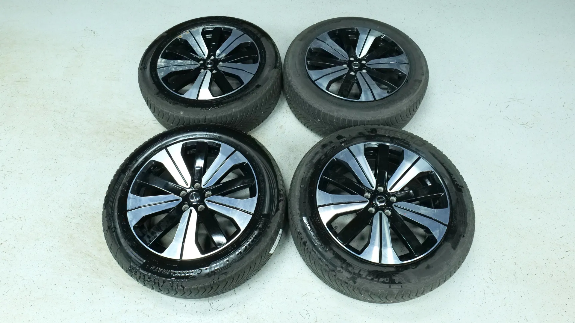 Autokuva 19 - XRT-142