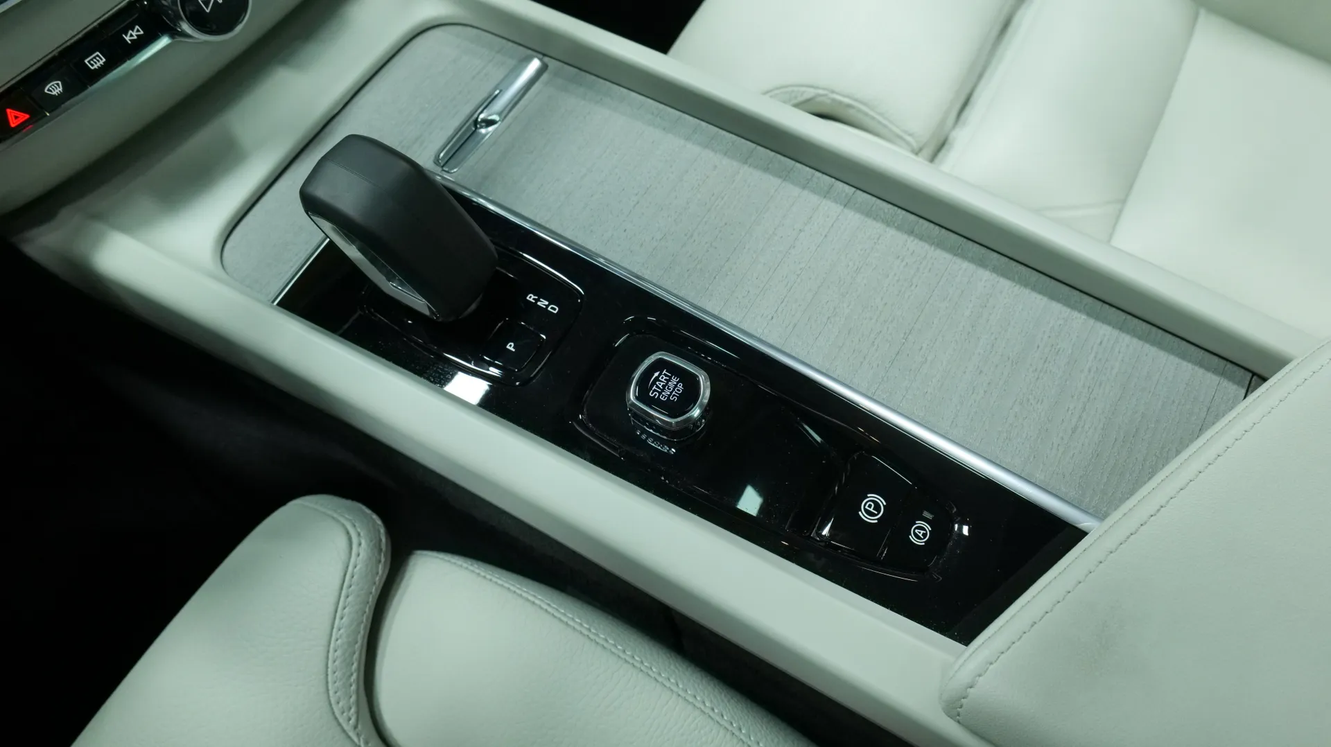 Autokuva 9 - XRT-142