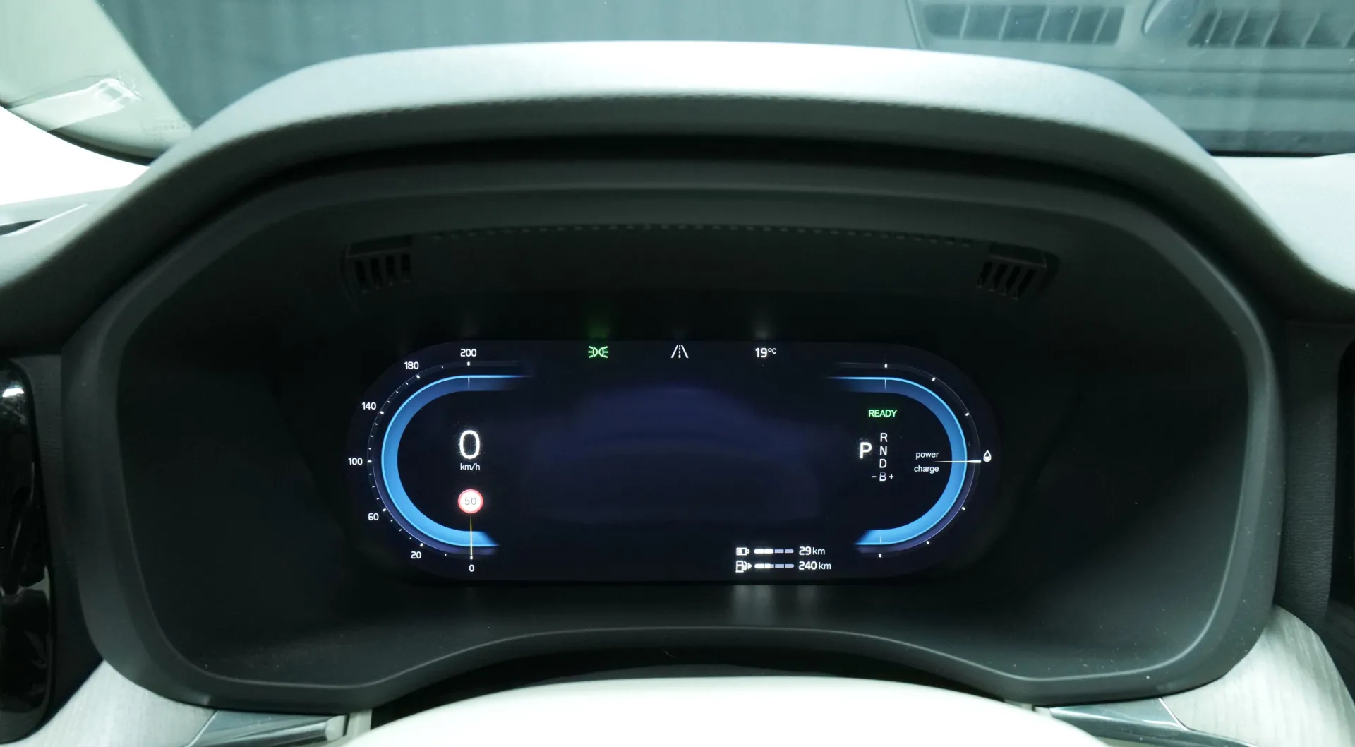 Autokuva 6 - XRT-142