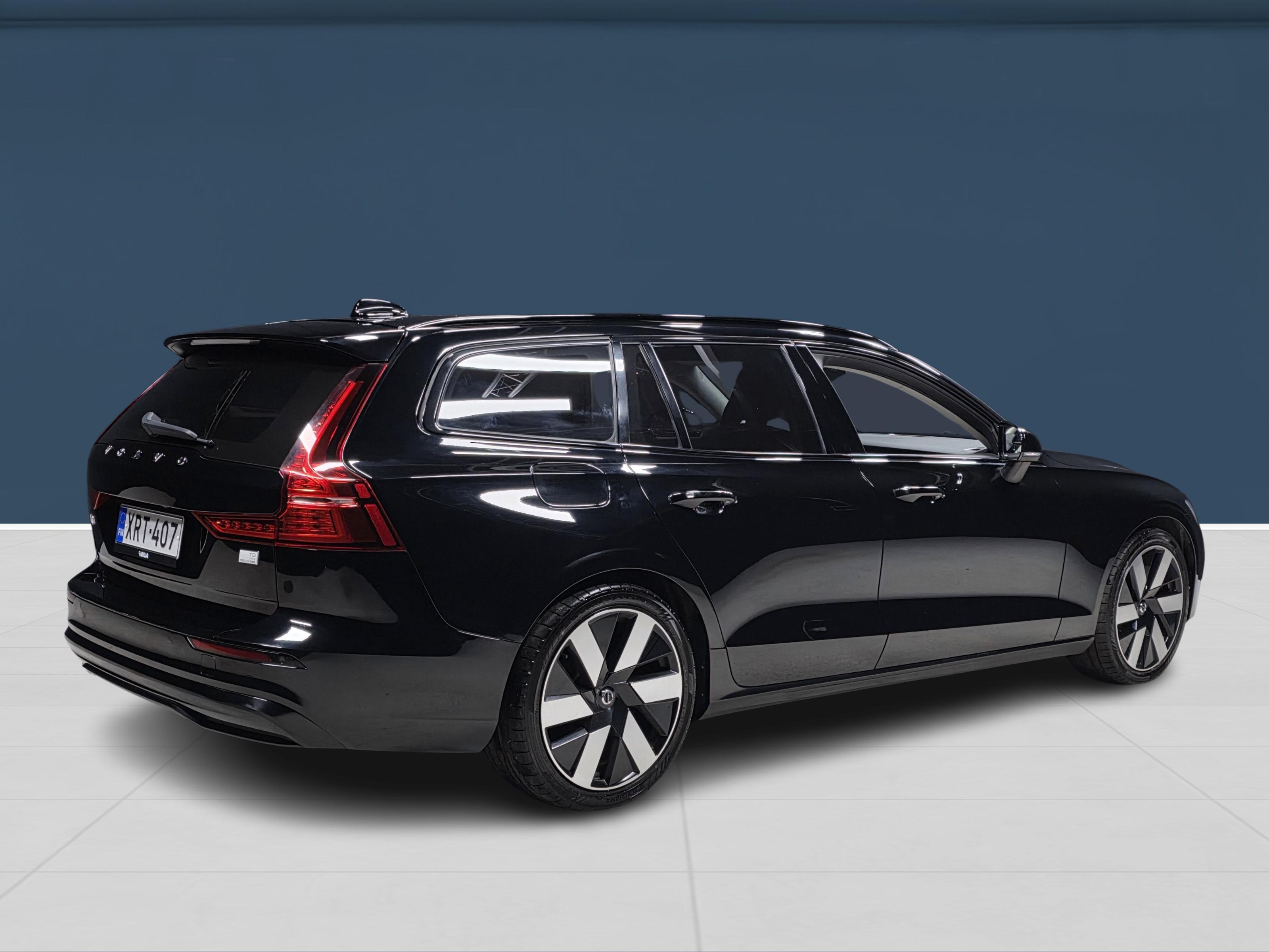 Volvo V60 2023, kuva 4/16