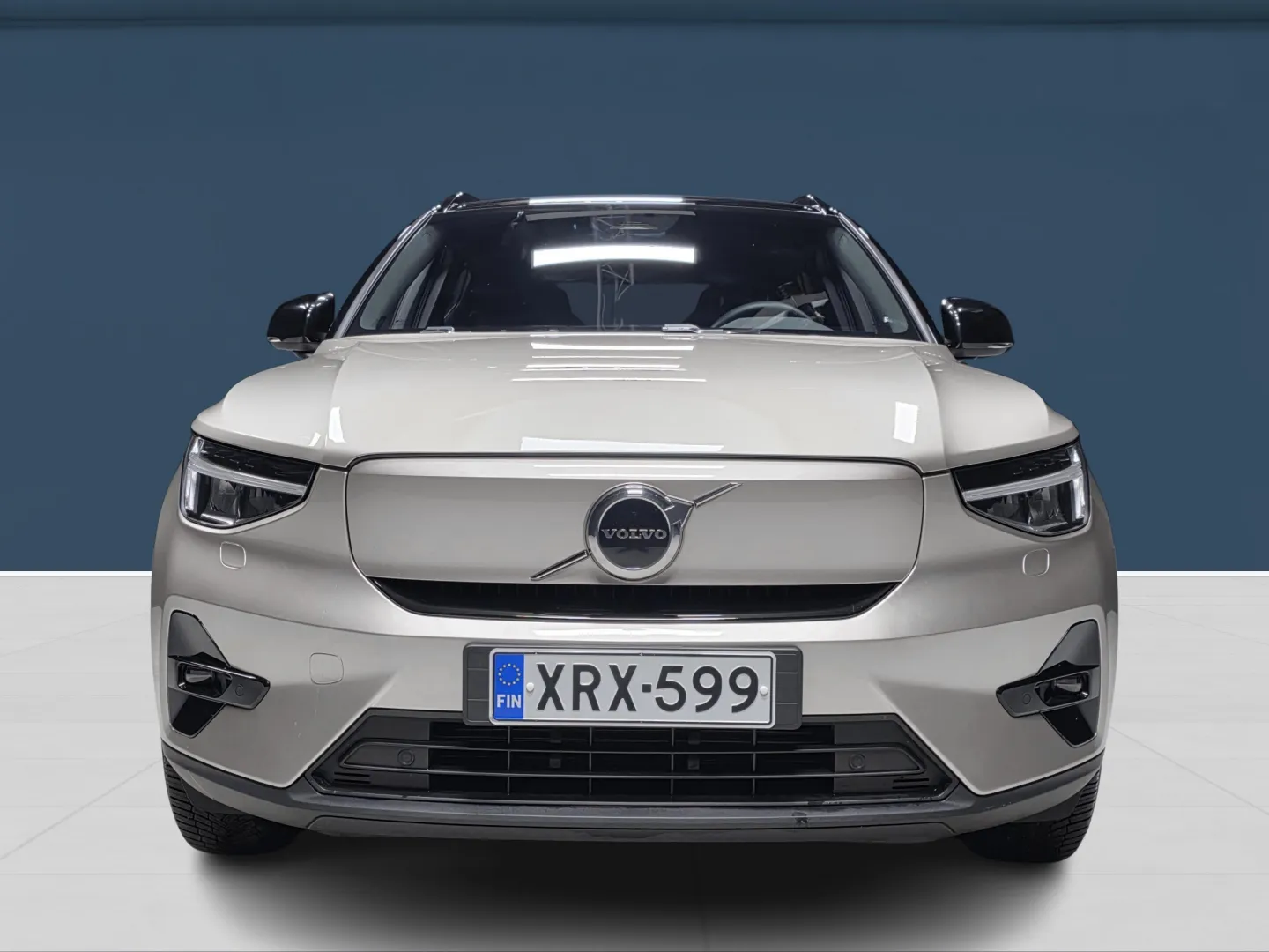 Autokuva 2 - XRX-599