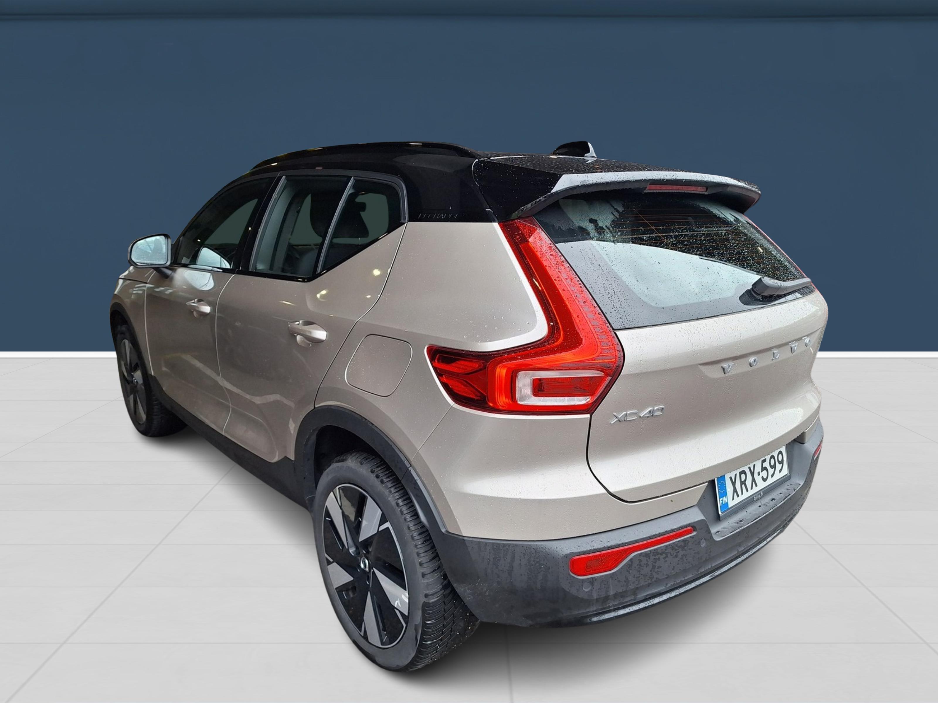 Volvo XC40 Recharge Twin Plus 2024, photo 4/7