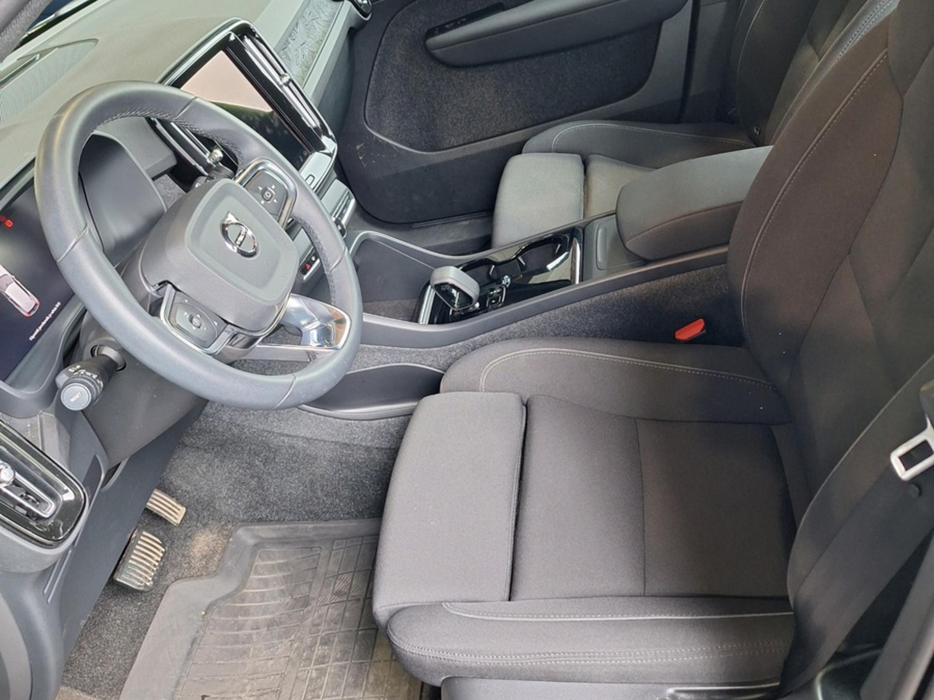 Volvo XC40 Recharge Twin Plus 2024, photo 6/7