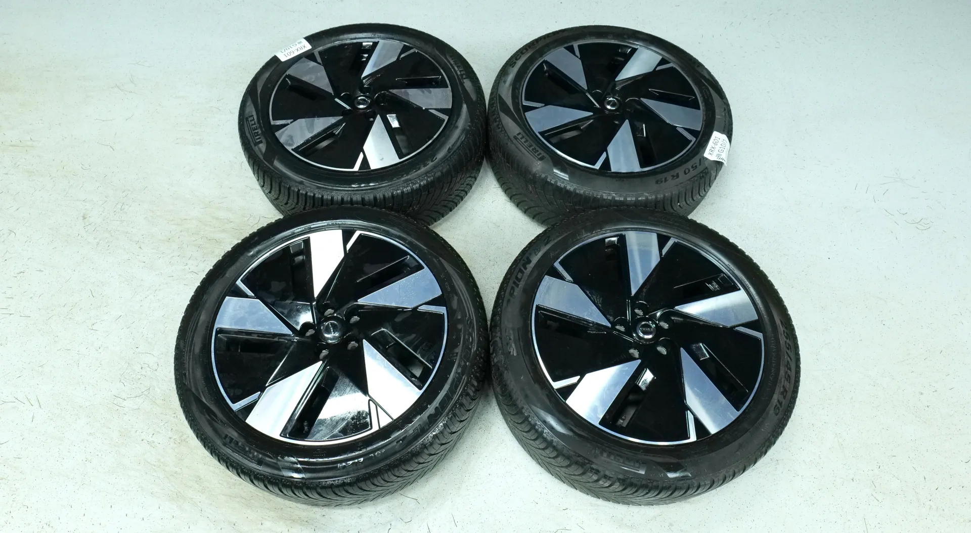 Autokuva 19 - XRX-601