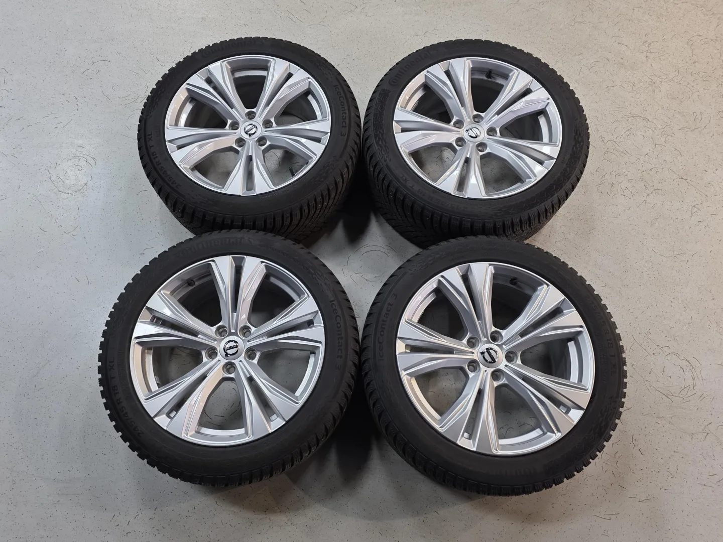 Autokuva 12 - XSC-435