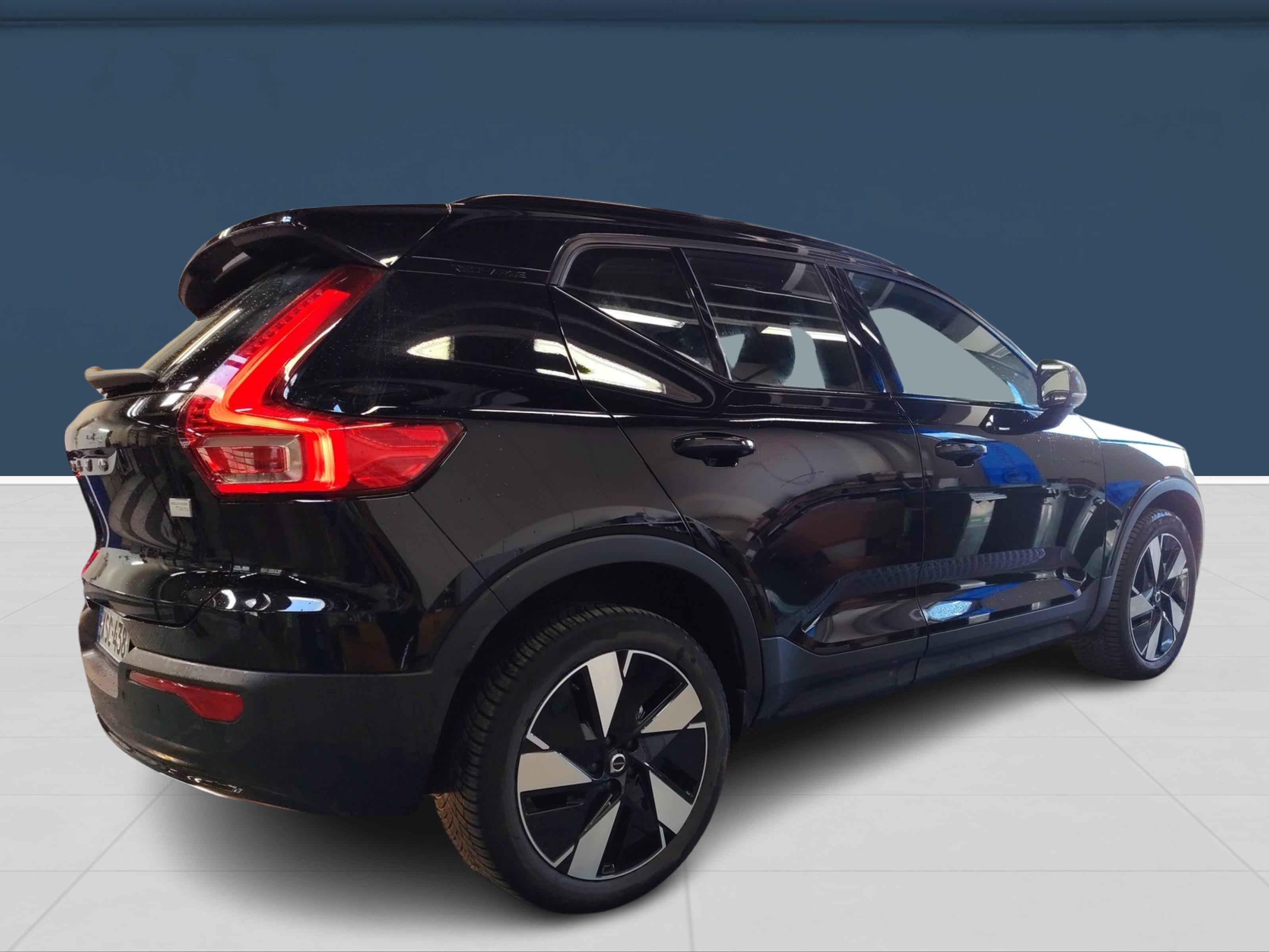 Volvo XC40 Recharge Twin Plus 2024, photo 4/5