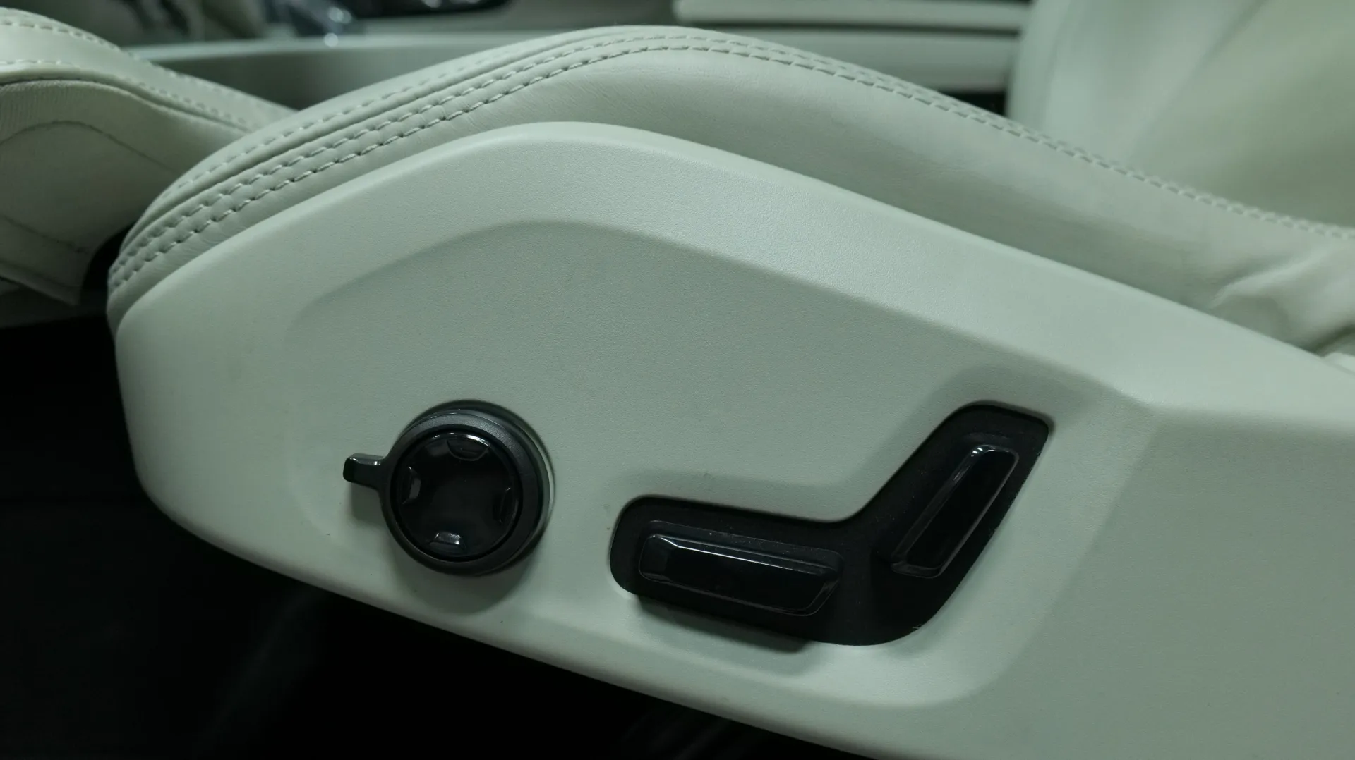 Autokuva 11 - XSJ-173