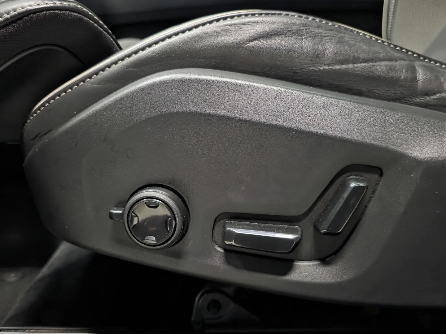 Autokuva 15 - XSJ-186