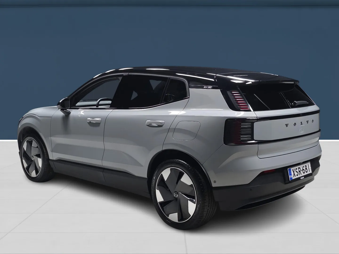 Autokuva 6 - XSR-681