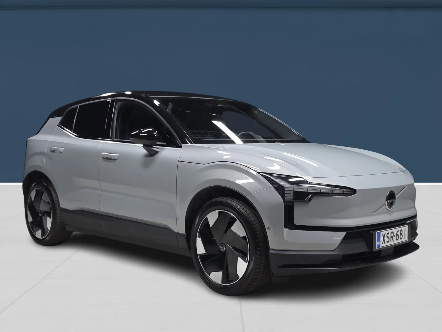 Autokuva 3 - XSR-681