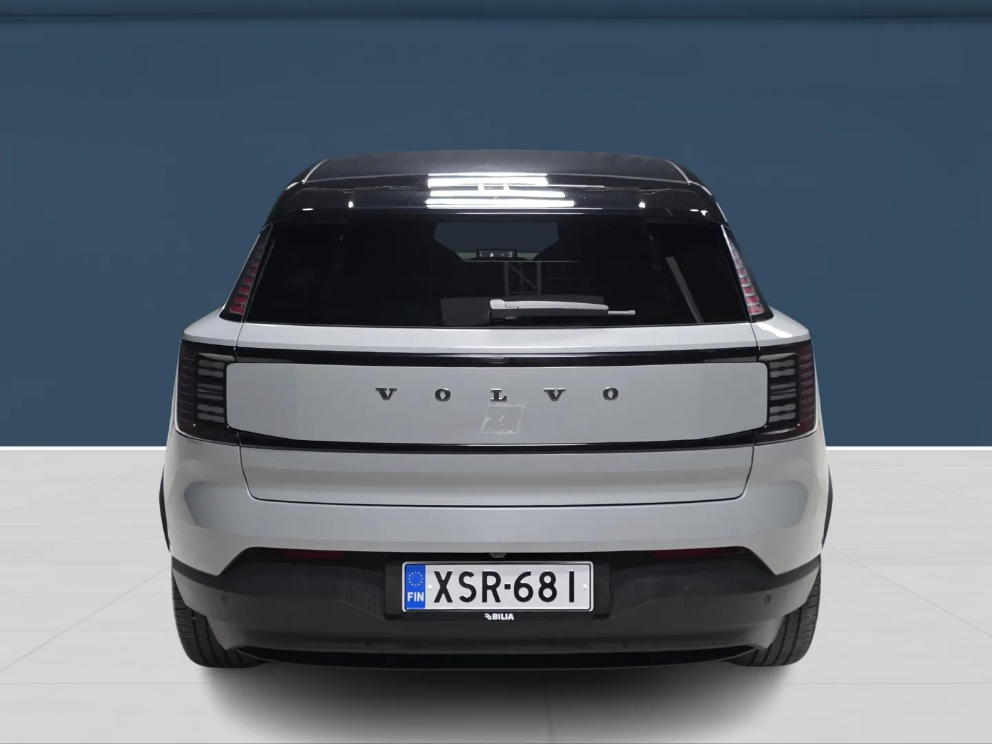 Autokuva 5 - XSR-681