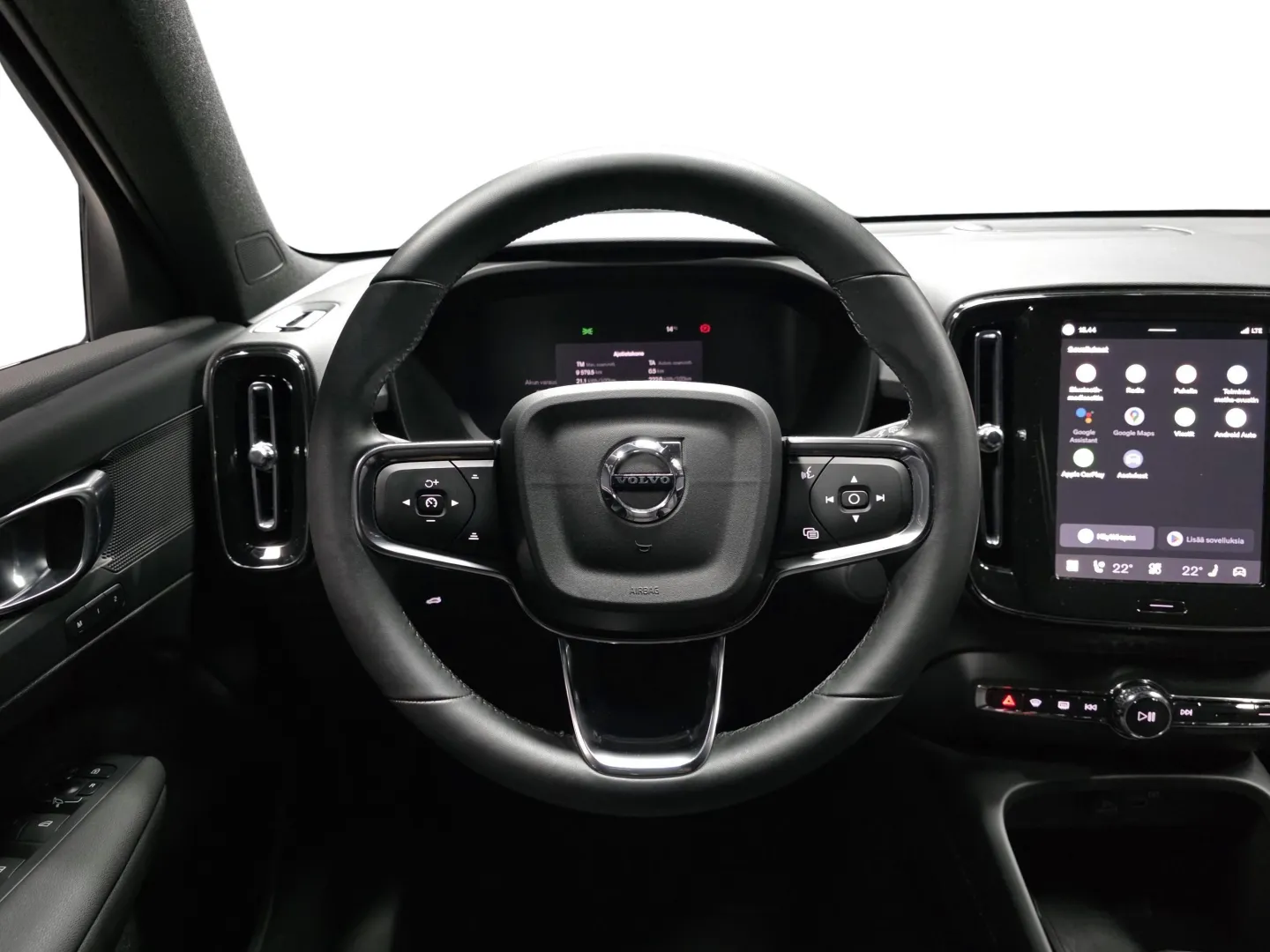 Autokuva 10 - XST-743