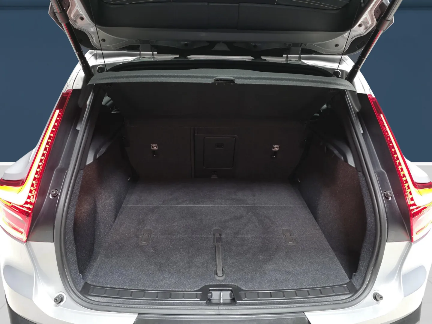 Autokuva 11 - XST-743