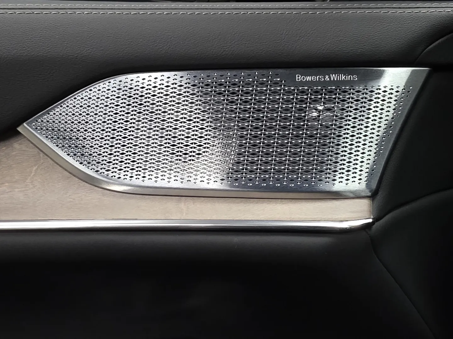 Autokuva 16 - XSX-605