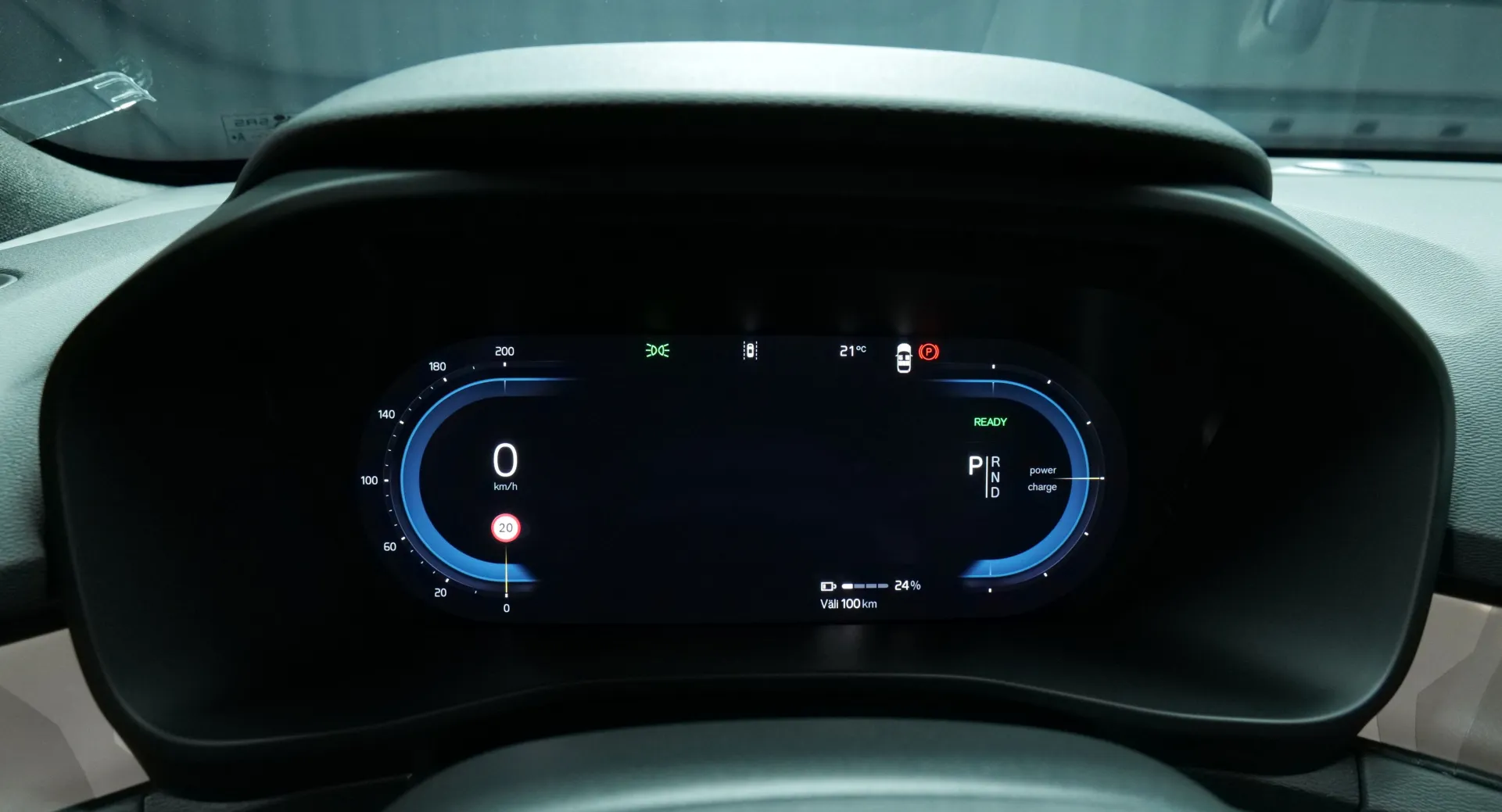 Autokuva 6 - XTA-710