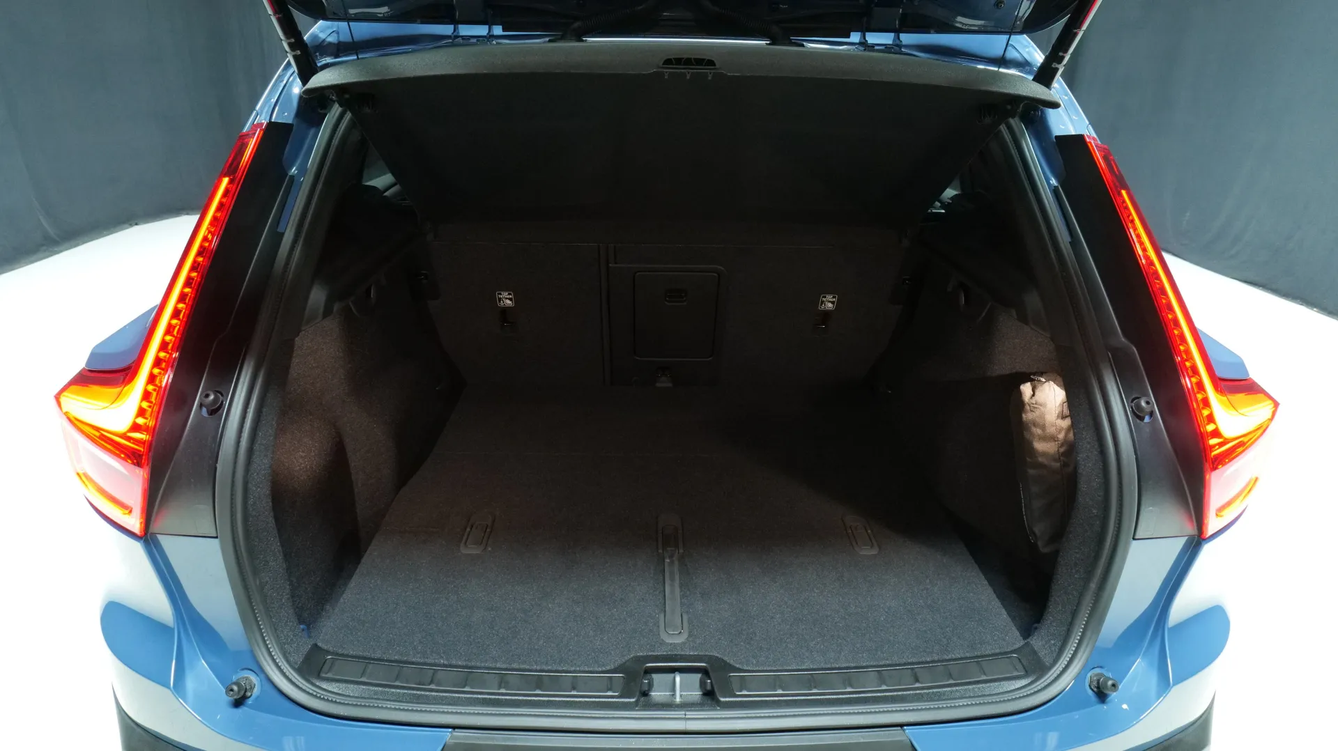 Autokuva 16 - XTA-710