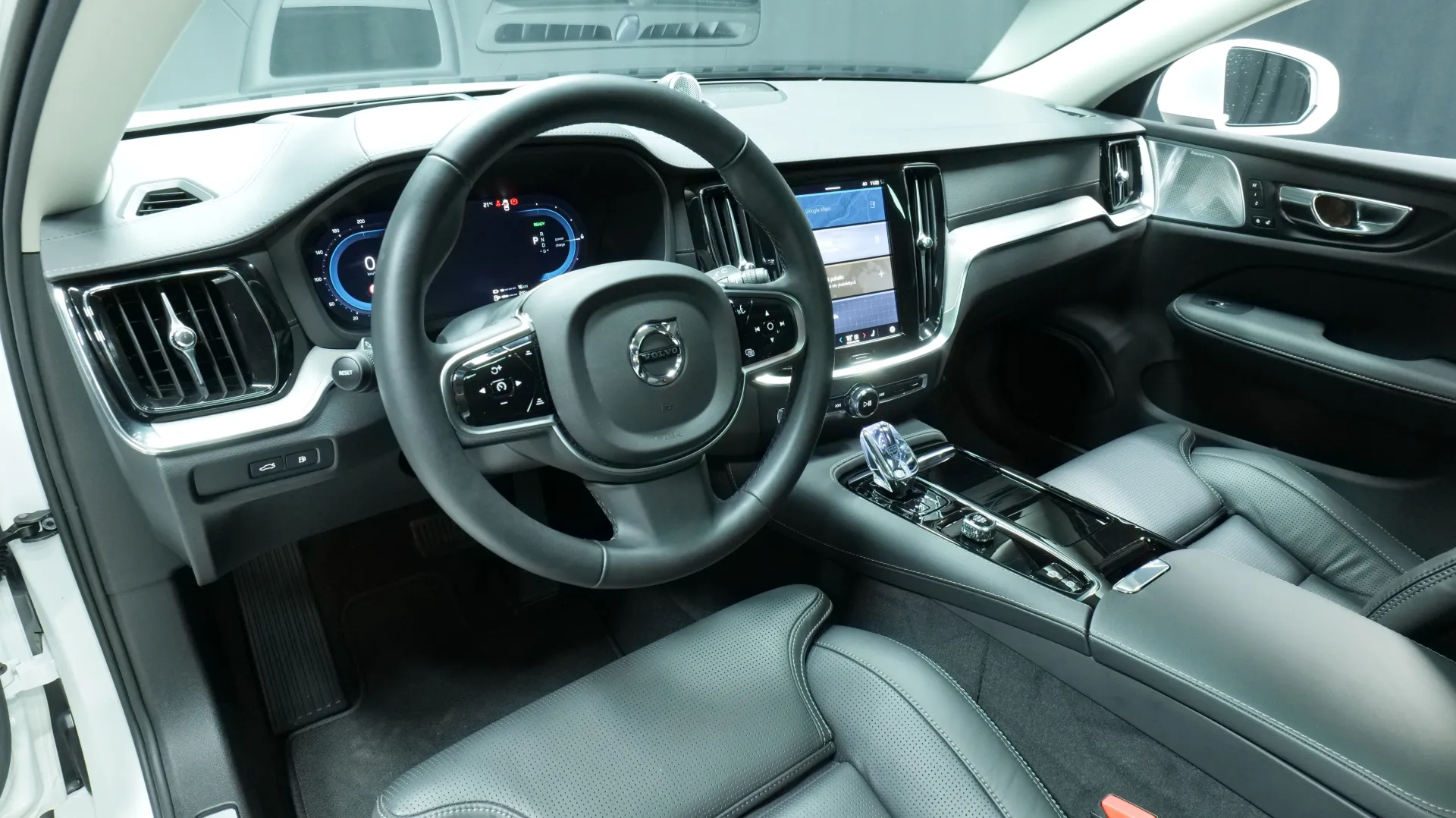 Autokuva 13 - XTE-744