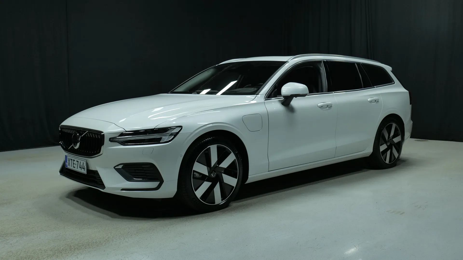 Volvo V60 XTE-744