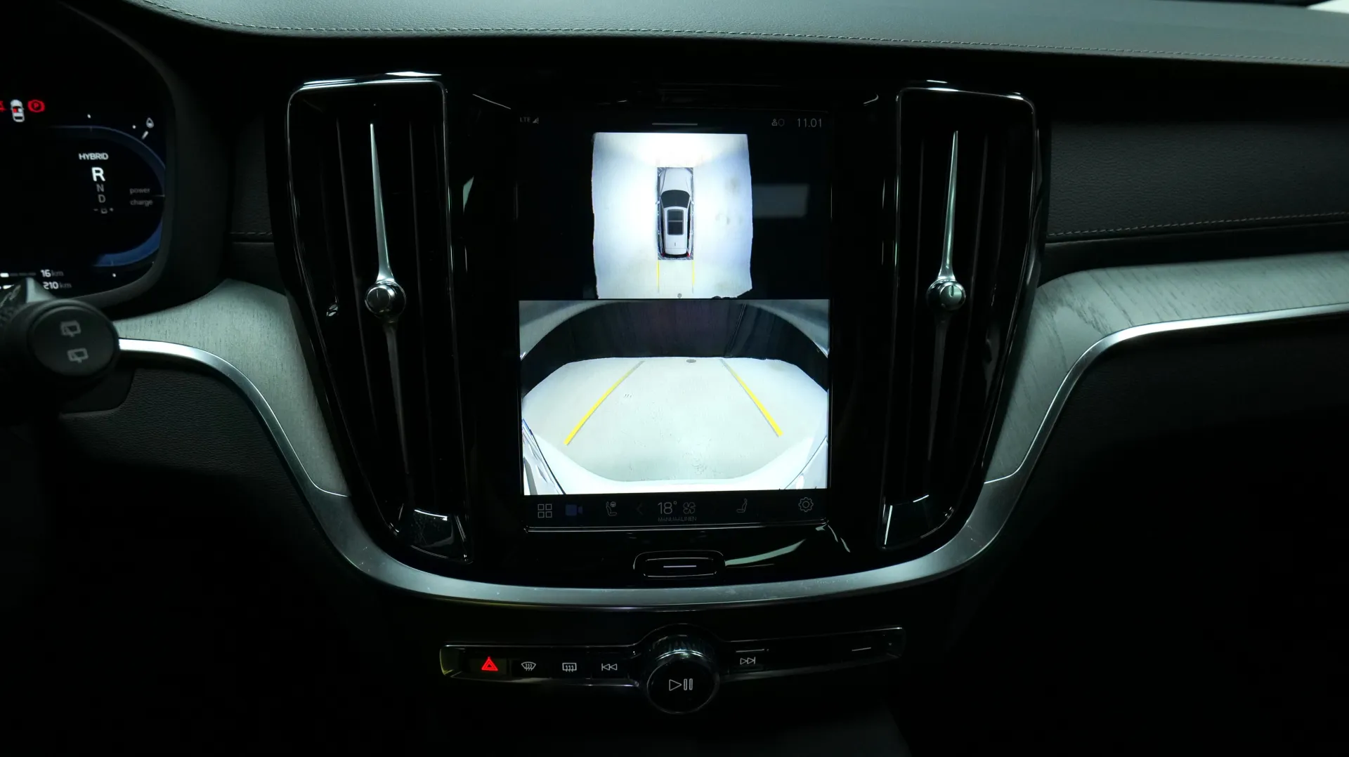 Autokuva 7 - XTE-744