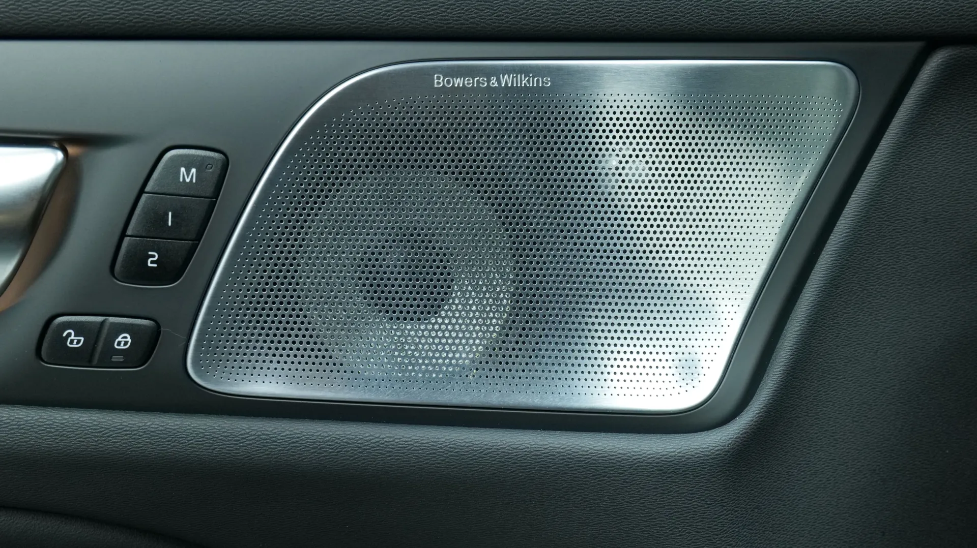 Autokuva 10 - XTE-744