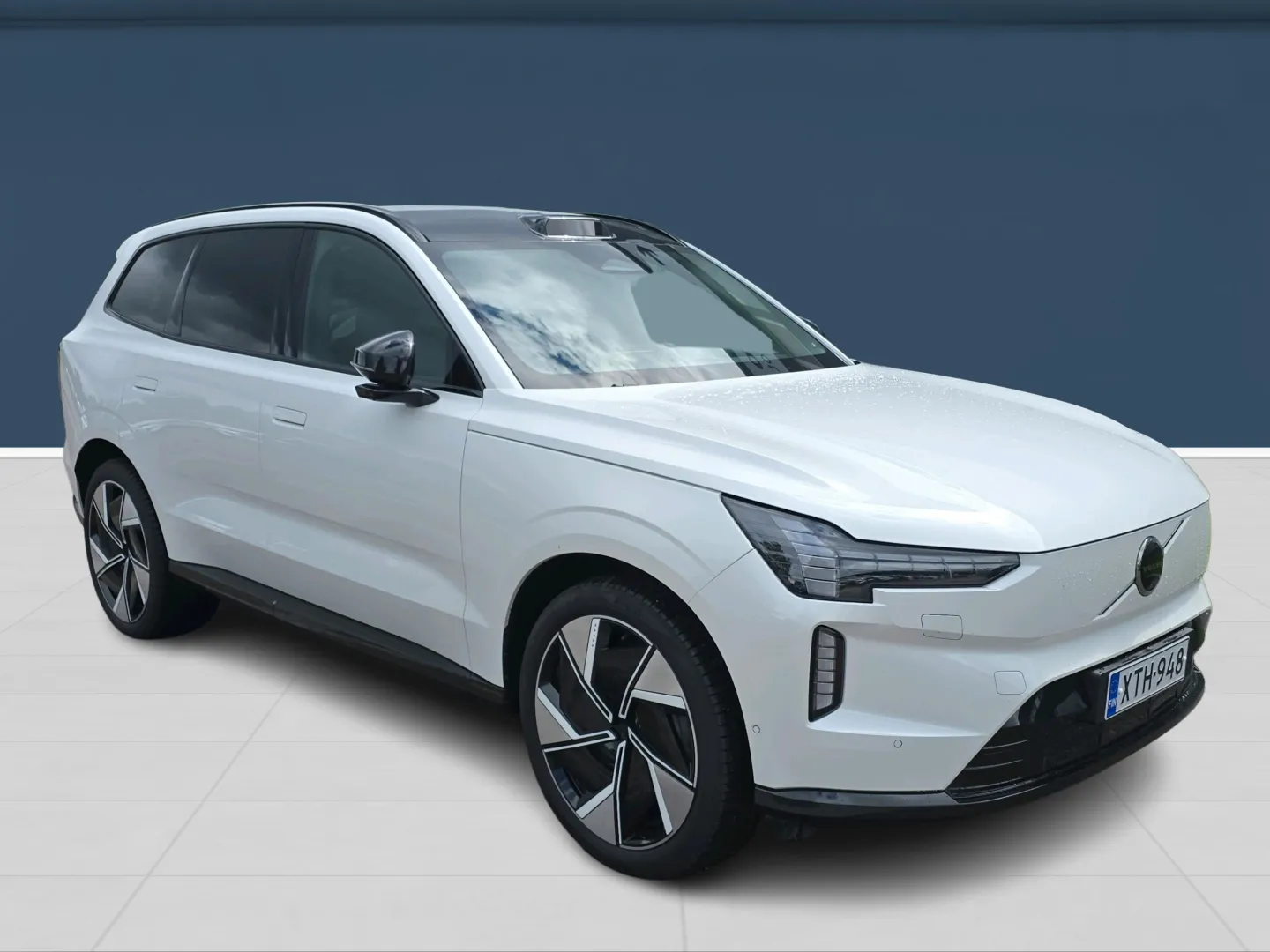 Autokuva 3 - XTH-948