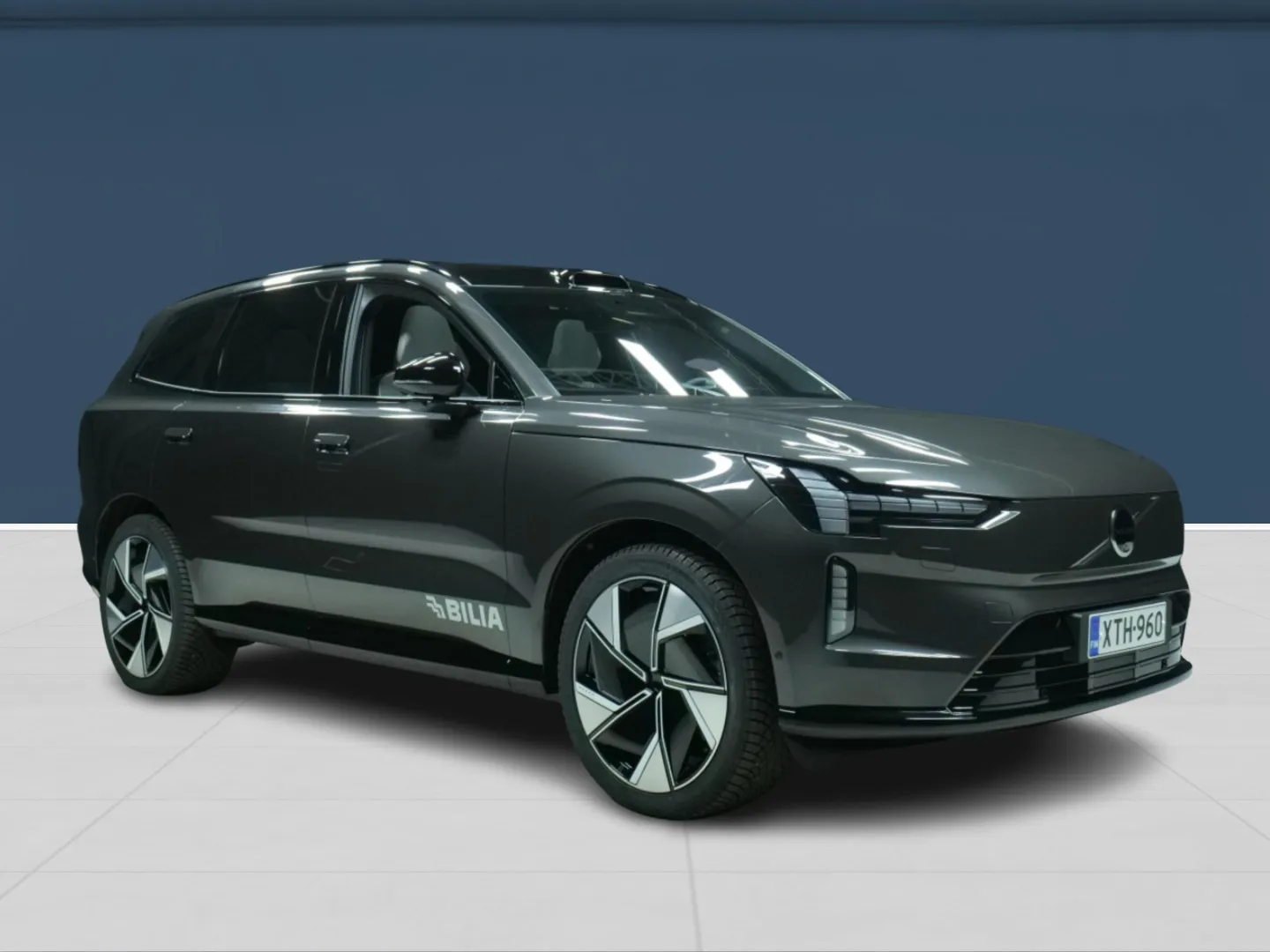 Autokuva 3 - XTH-960