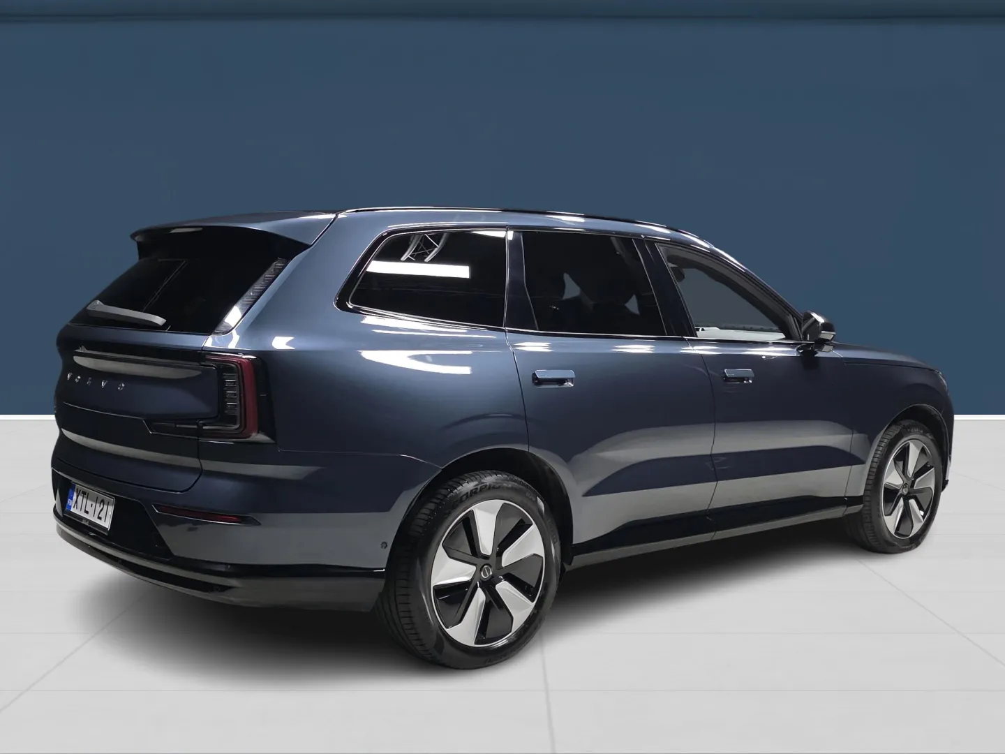 Autokuva 4 - XTL-121